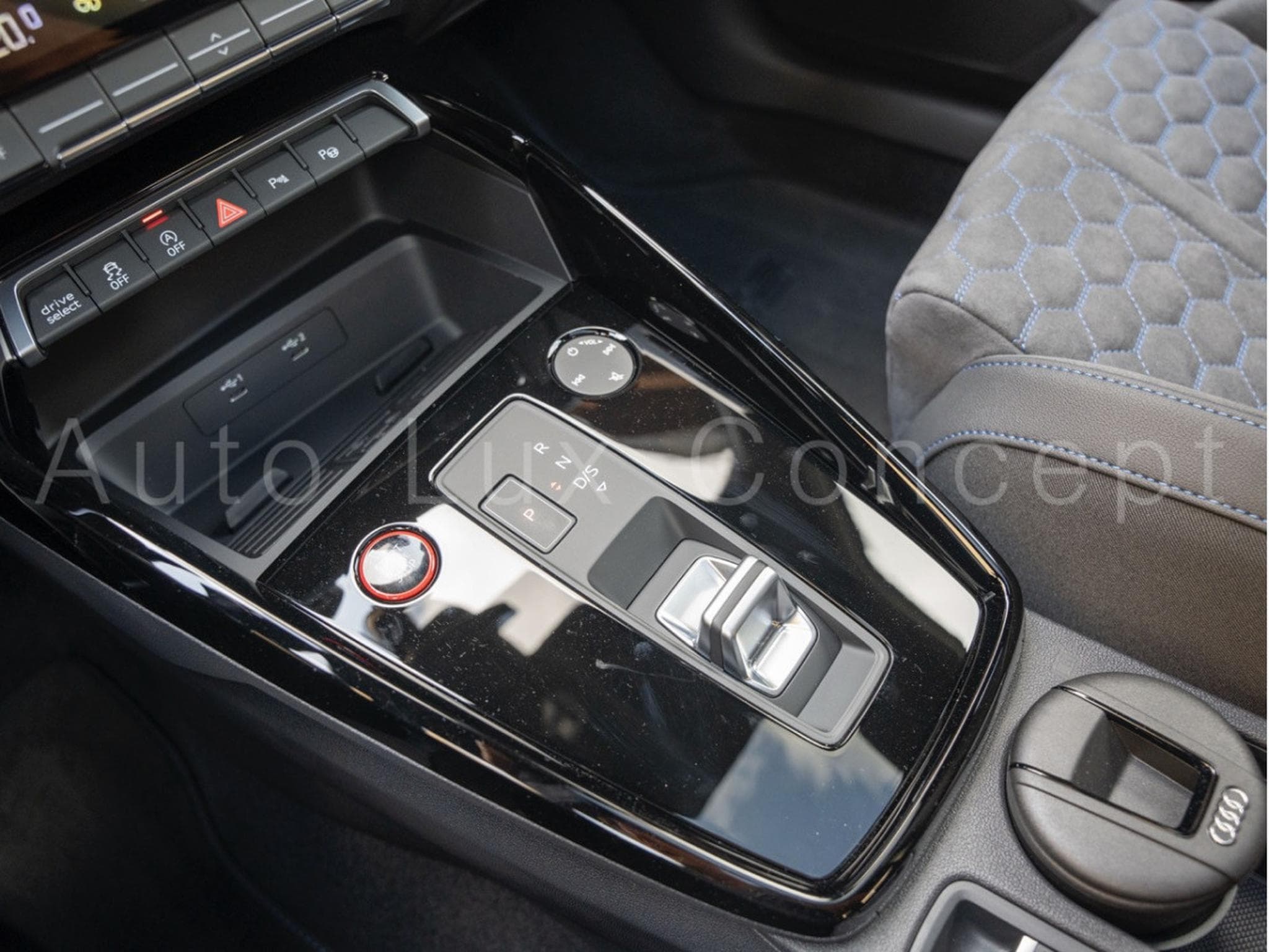 Audi RS3 Sportback Performance Edition 1 OF 300 (2023) - Photo 26