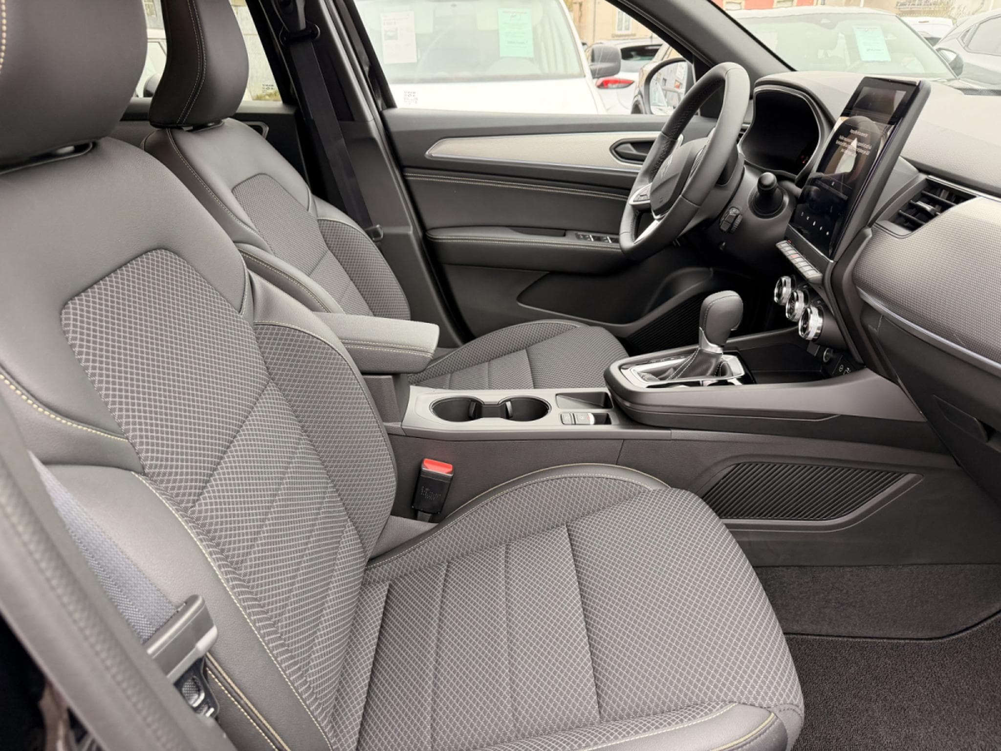 Renault Arkana 1.6 TECHNO FULL HYBRID E-TECH EDC (2026) - Foto 12