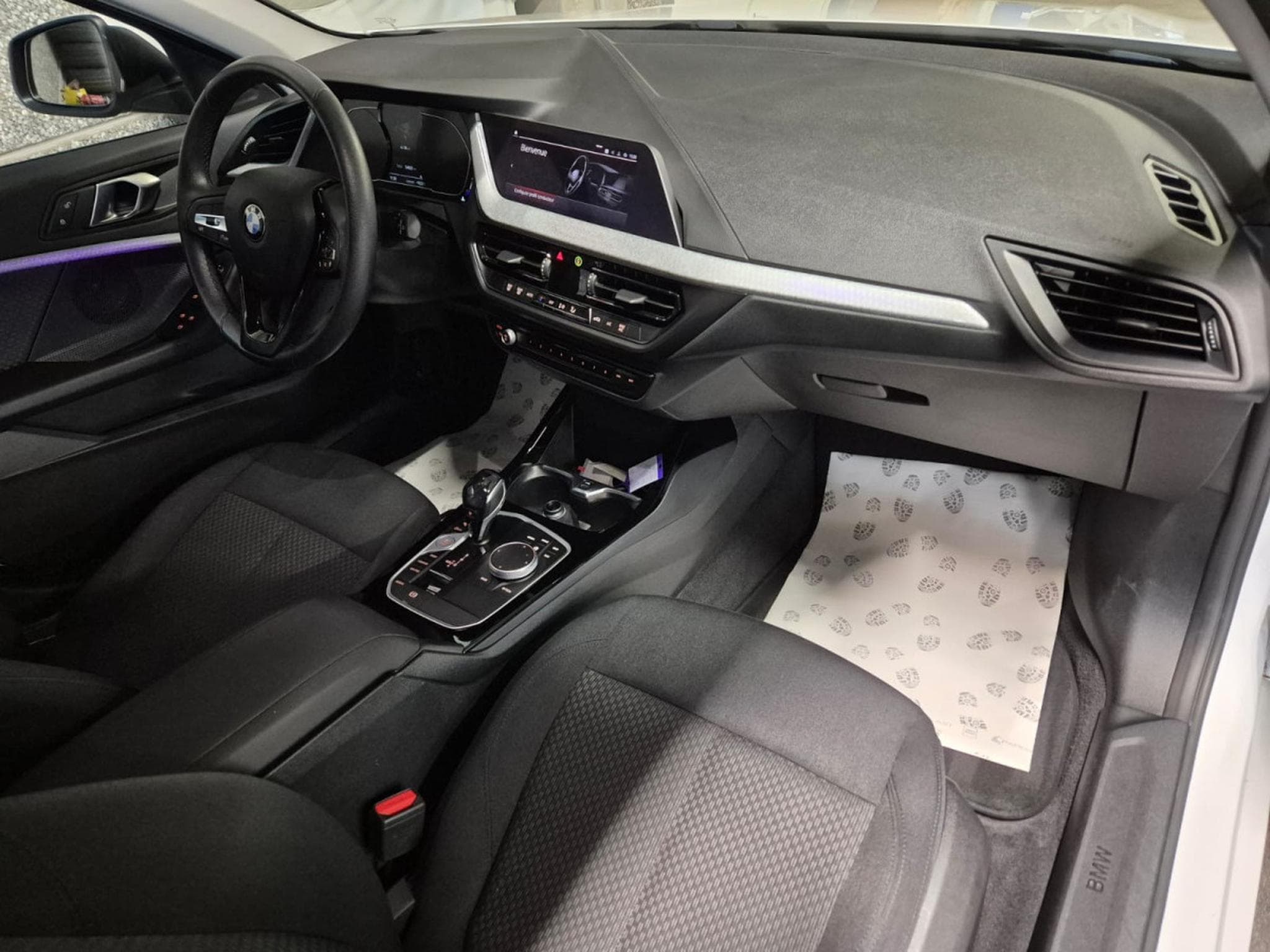 BMW 118 i AUTO LED NAVI (2020) - Photo 16