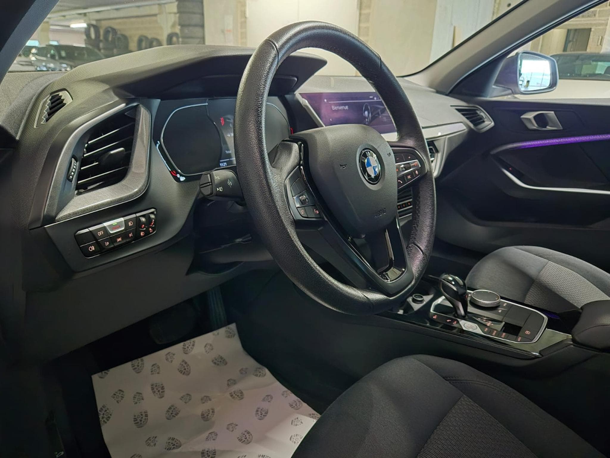 BMW 118 i AUTO LED NAVI (2020) - Photo 22
