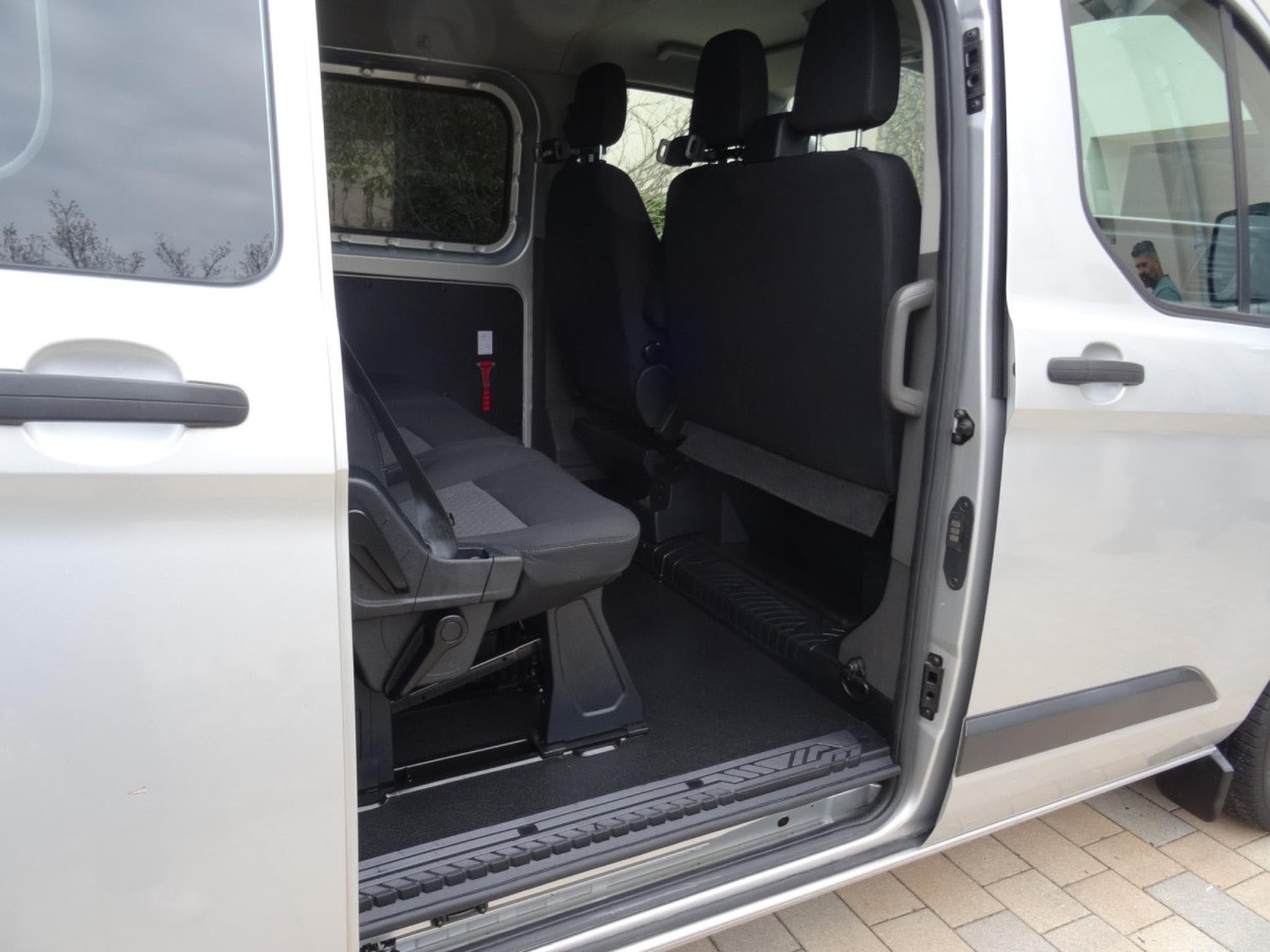 Ford Transit 2.0 TDCi 130 9PLACES (2021) - Foto 12