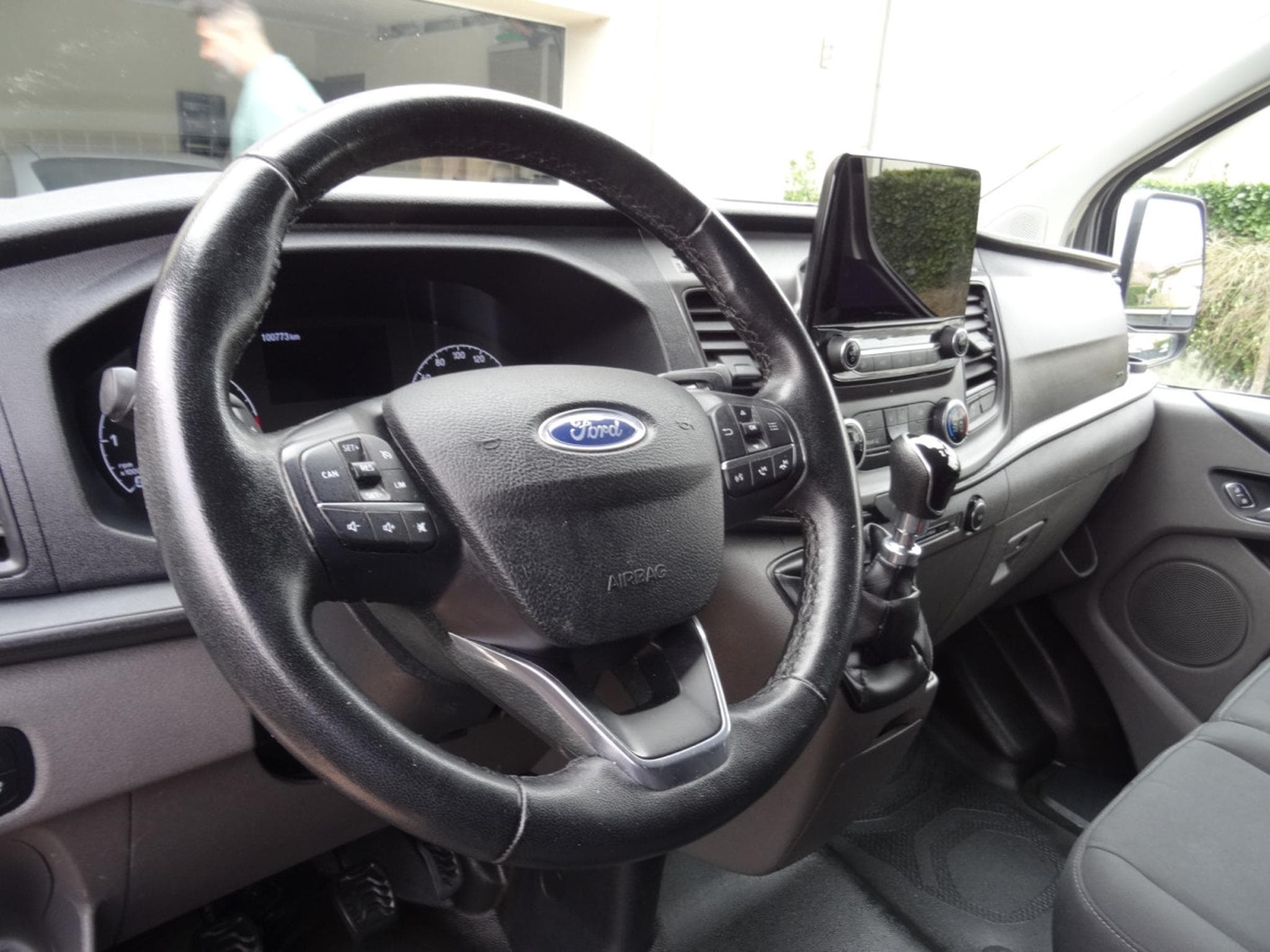 Ford Transit 2.0 TDCi 130 9PLACES (2021) - Foto 15