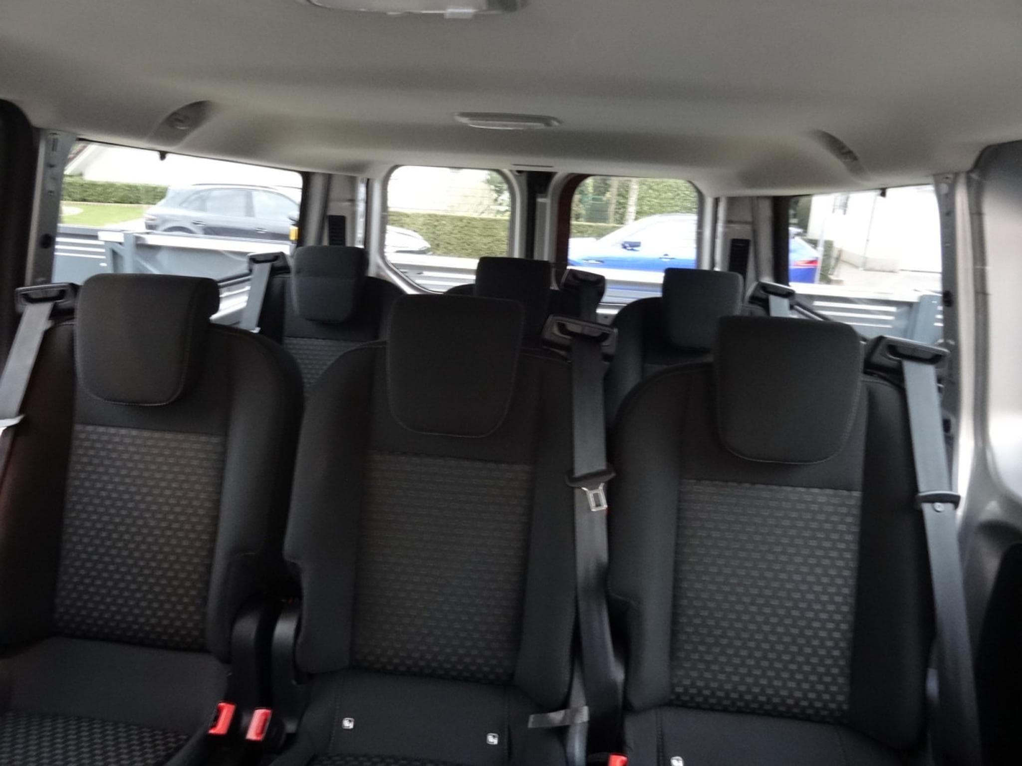 Ford Transit 2.0 TDCi 130 9PLACES (2021) - Foto 17