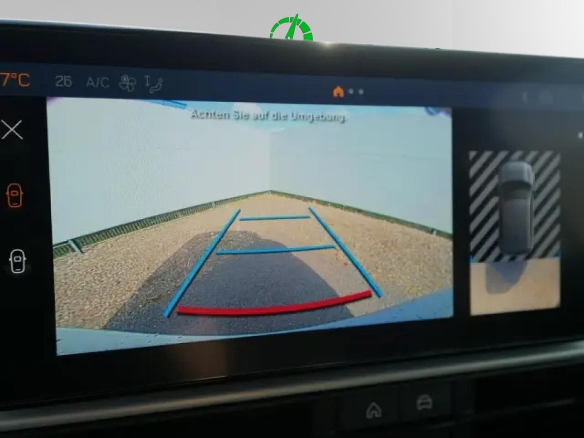 Jeep Avenger Summit e-Hybrid 1.2 (2025) - Photo 24