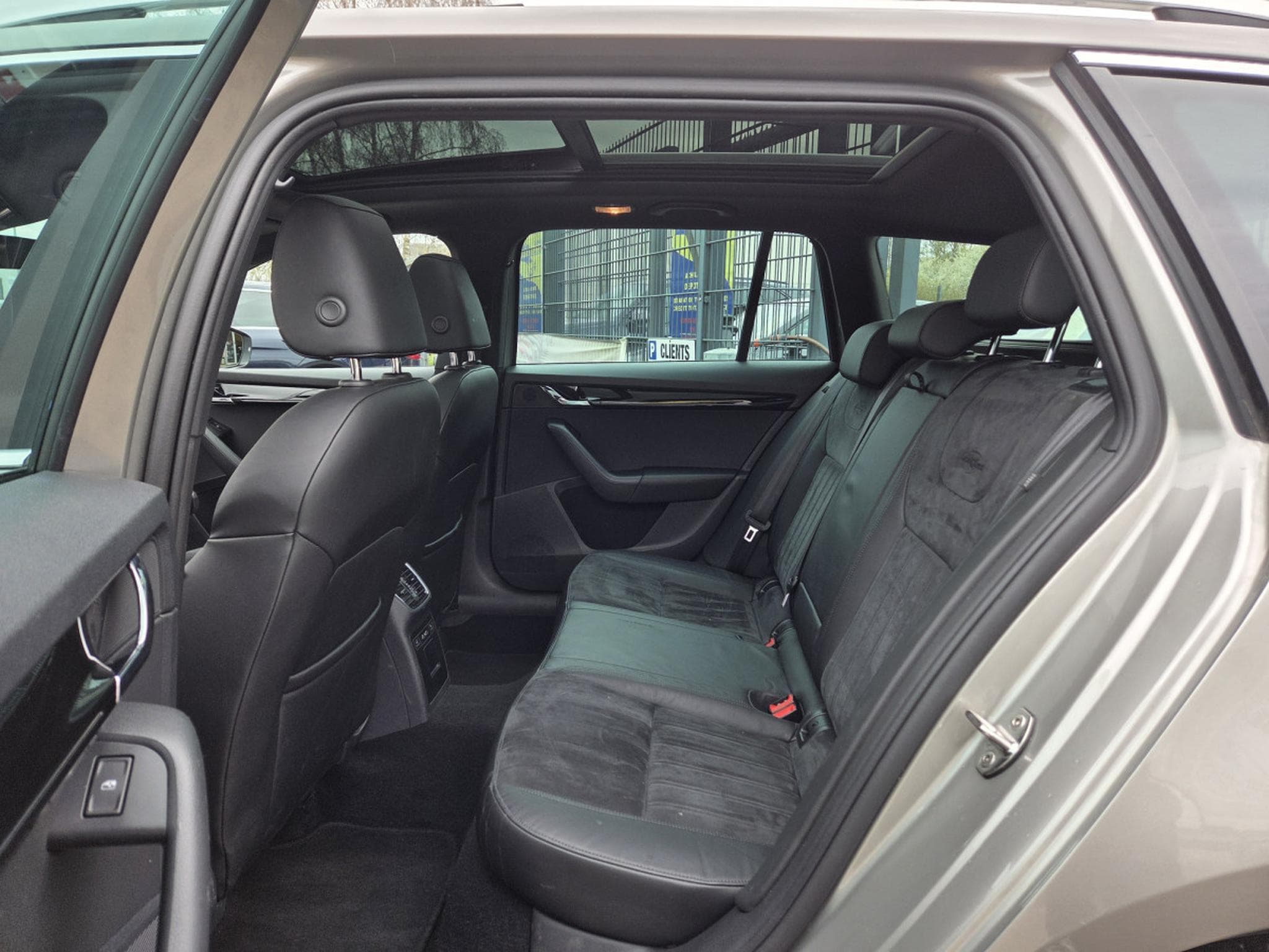 Skoda Octavia TDI DSG 150CV EDITION Laurin & klement (2019) - Photo 22