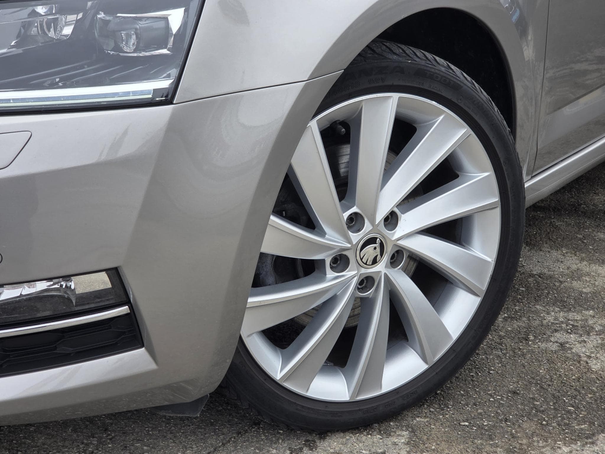 Skoda Octavia TDI DSG 150CV EDITION Laurin & klement (2019) - Photo 3