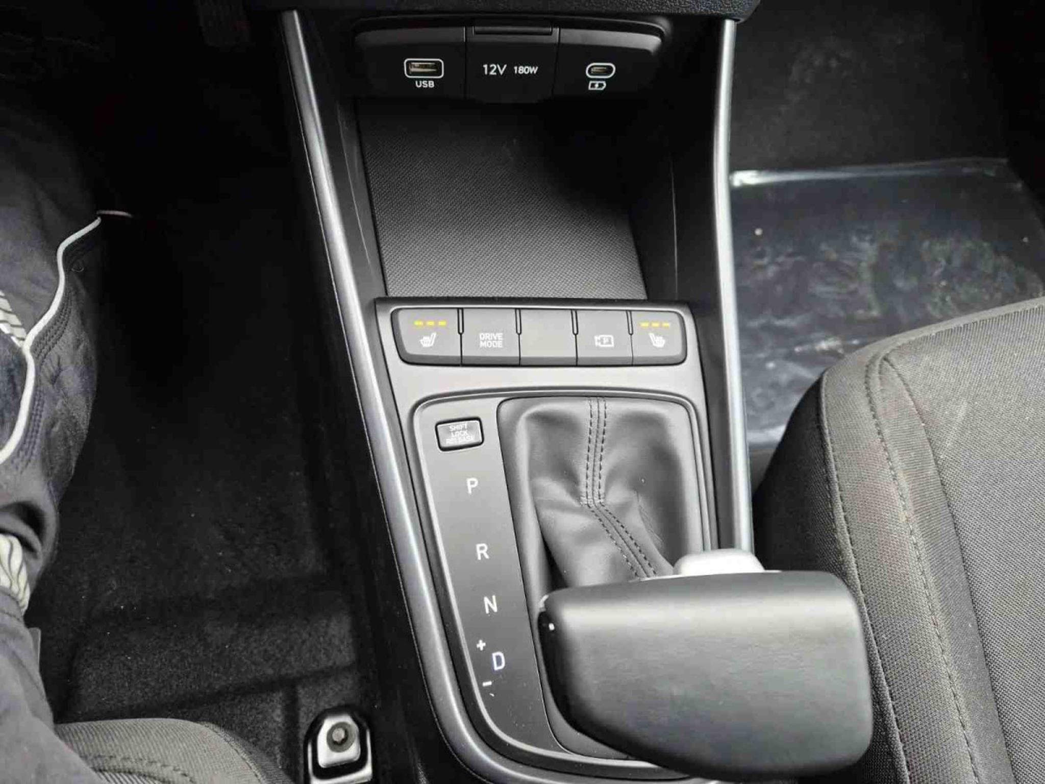 Hyundai i20 1.0T-GDI 90 AT Trend (2026) - Photo 19