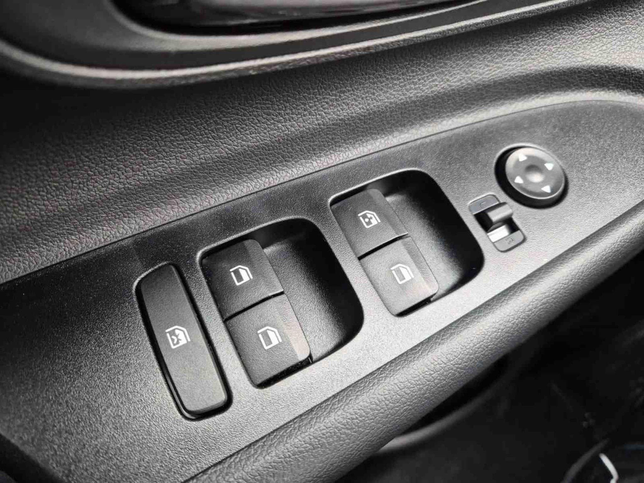 Hyundai i20 1.0T-GDI 90 AT Trend (2026) - Photo 9