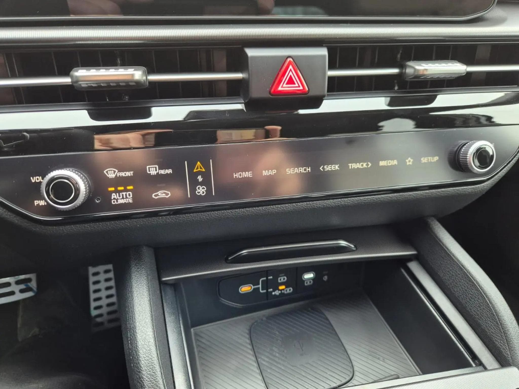 Kia Sportage 1.6 T-GDI AUTO 180 GT 4x4 (2026) - Photo 18