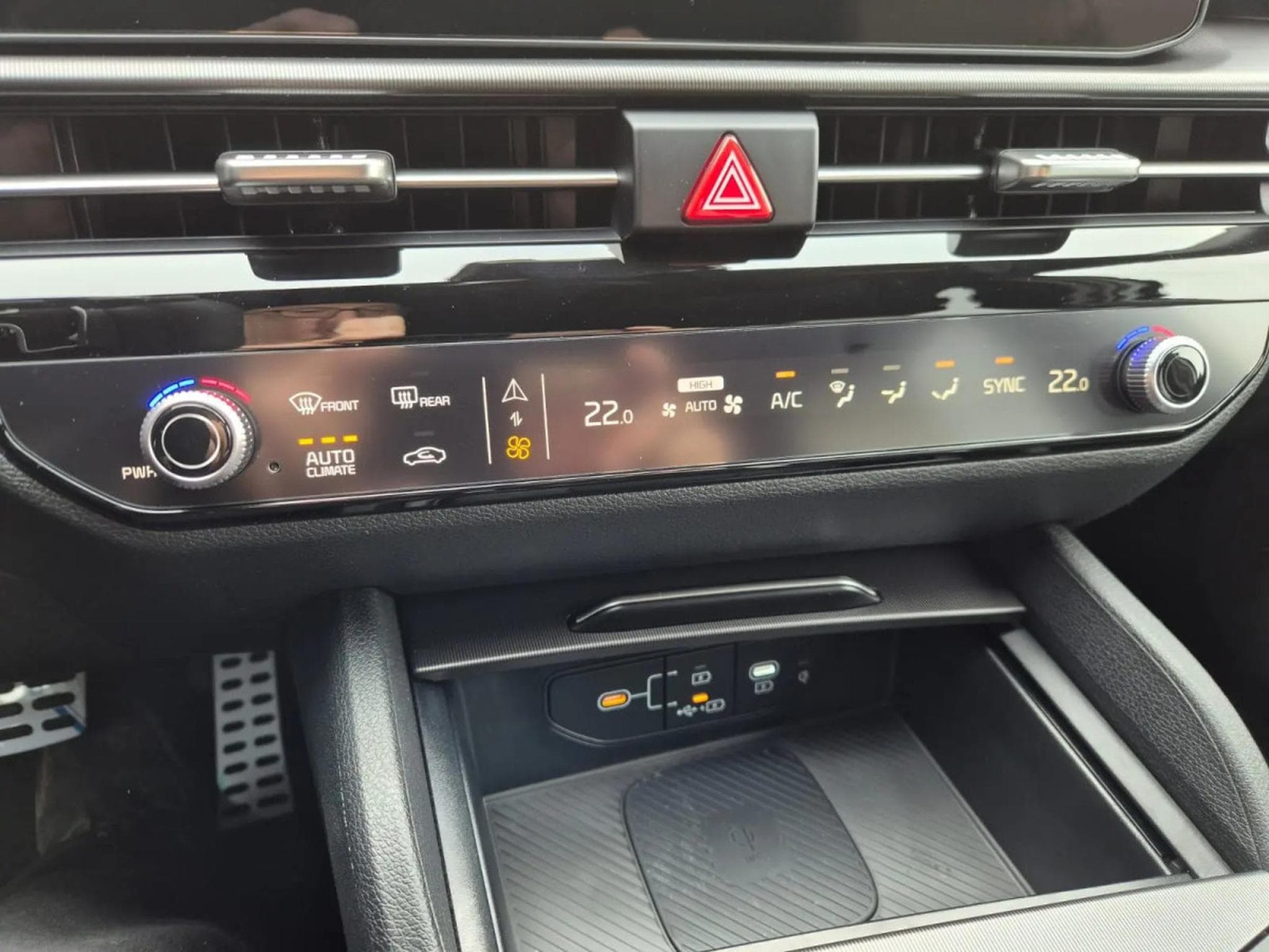 Kia Sportage 1.6 T-GDI AUTO 180 GT 4x4 (2026) - Photo 19