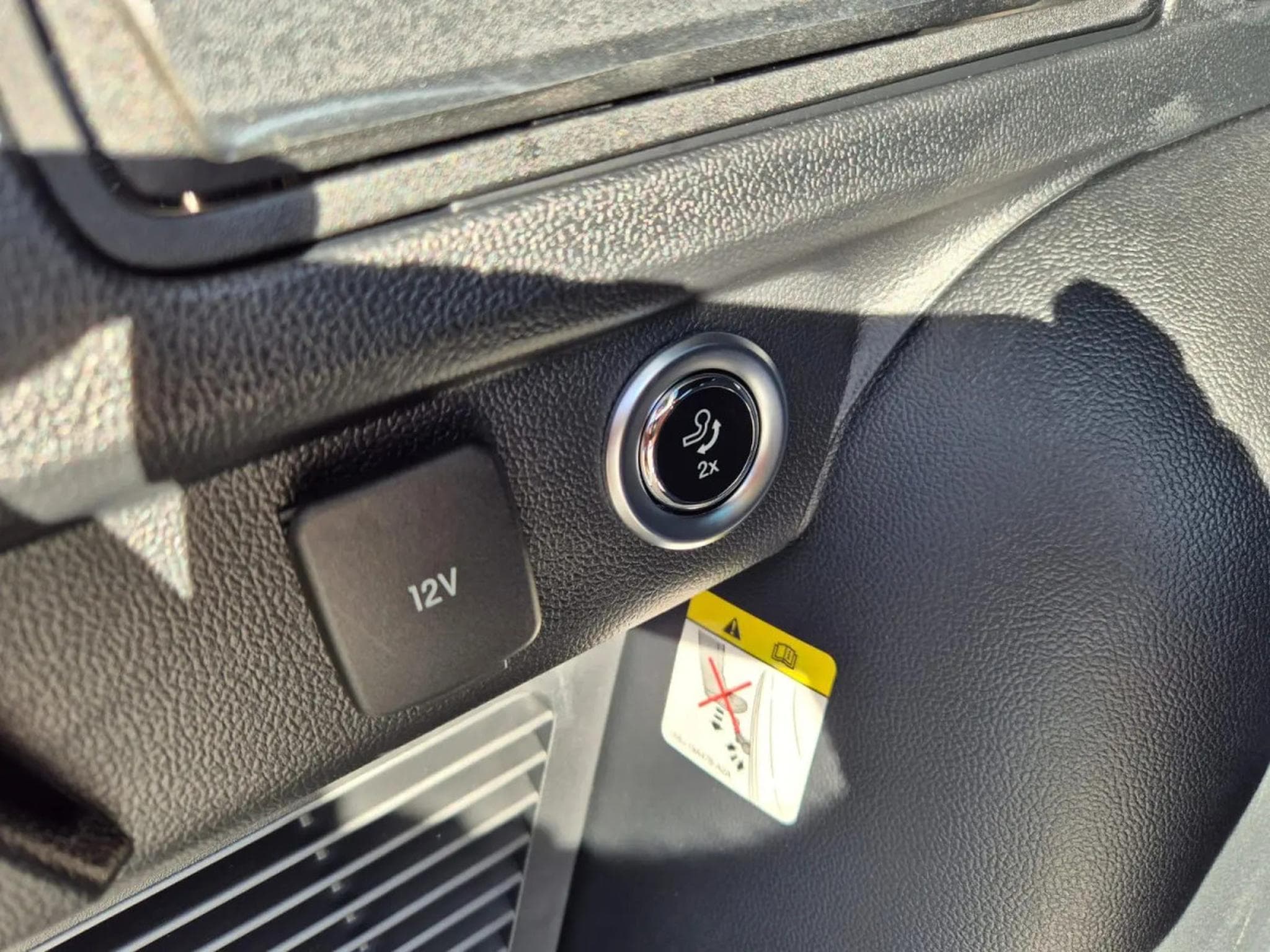 Ford Kuga 2.5 PHEV 242 Auto ST-Line X (2026) - Photo 14