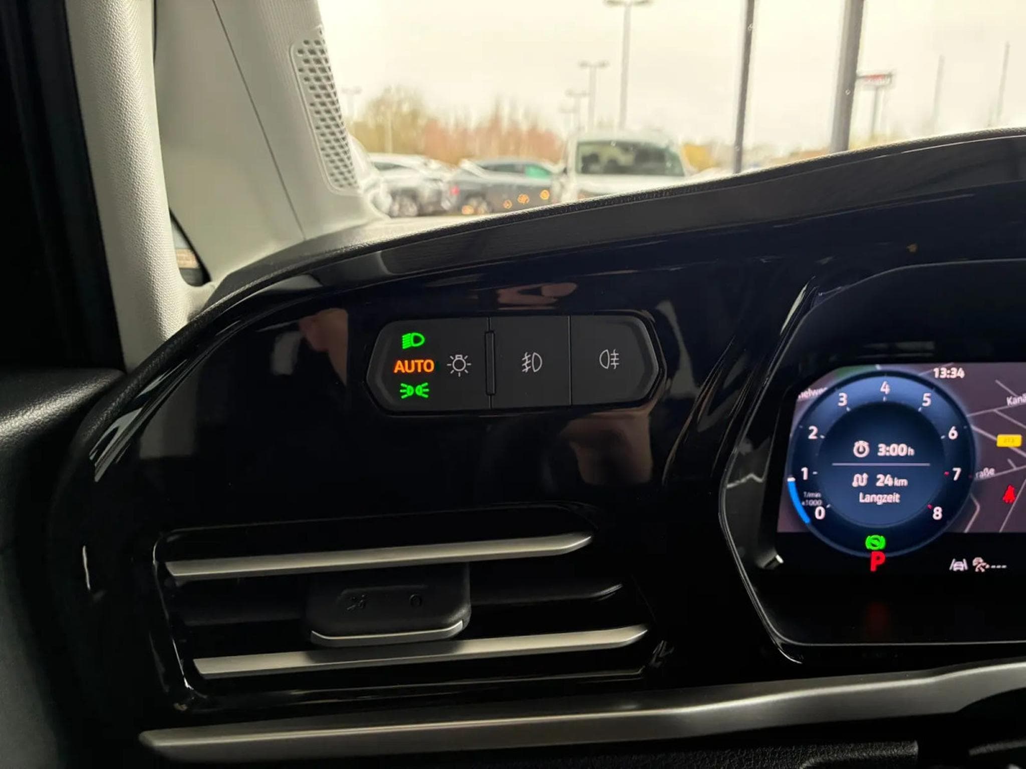 Ford Tourneo 1.5 Ecoboost 116 AT Titanium L2 (2025) - Photo 21