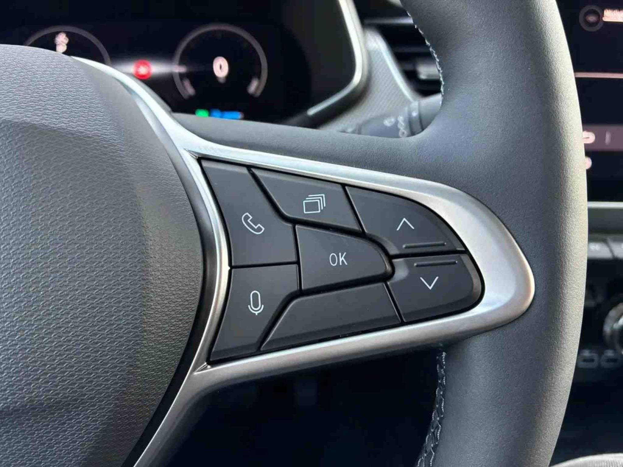 Renault Arkana 1.3 E-Tech Full Hybrid 145 EDC TECHNO (2025) - Photo 22