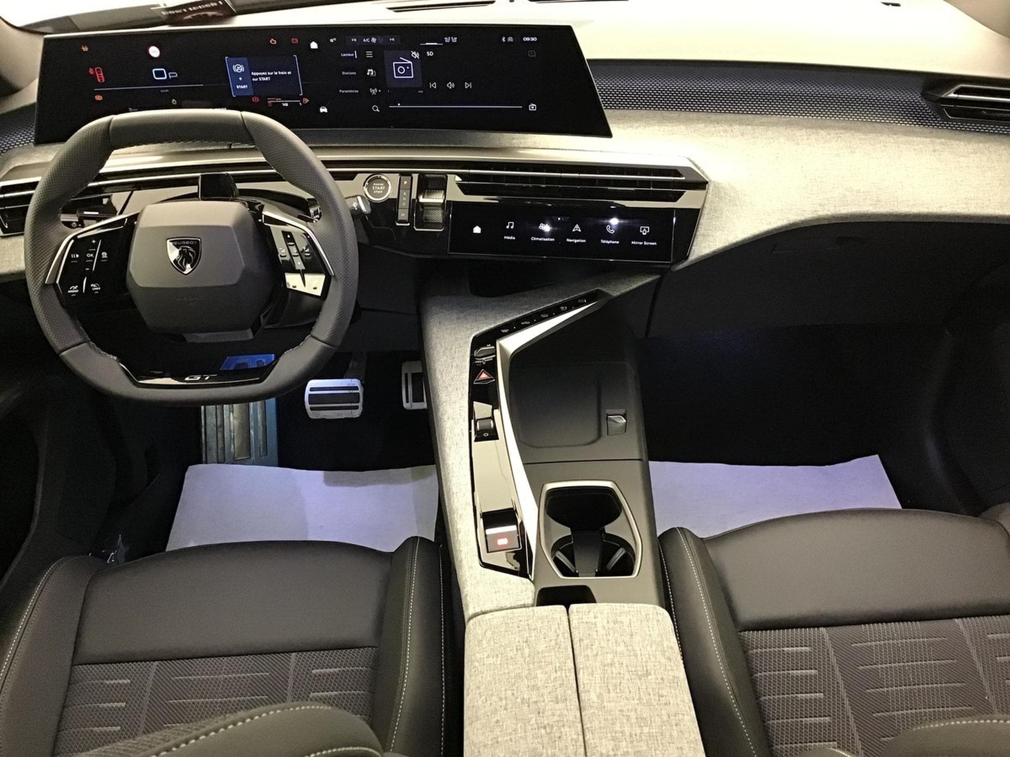 Peugeot 3008 1.2 Hybrid 145 E-DSC6 GT (2025) - Foto 6