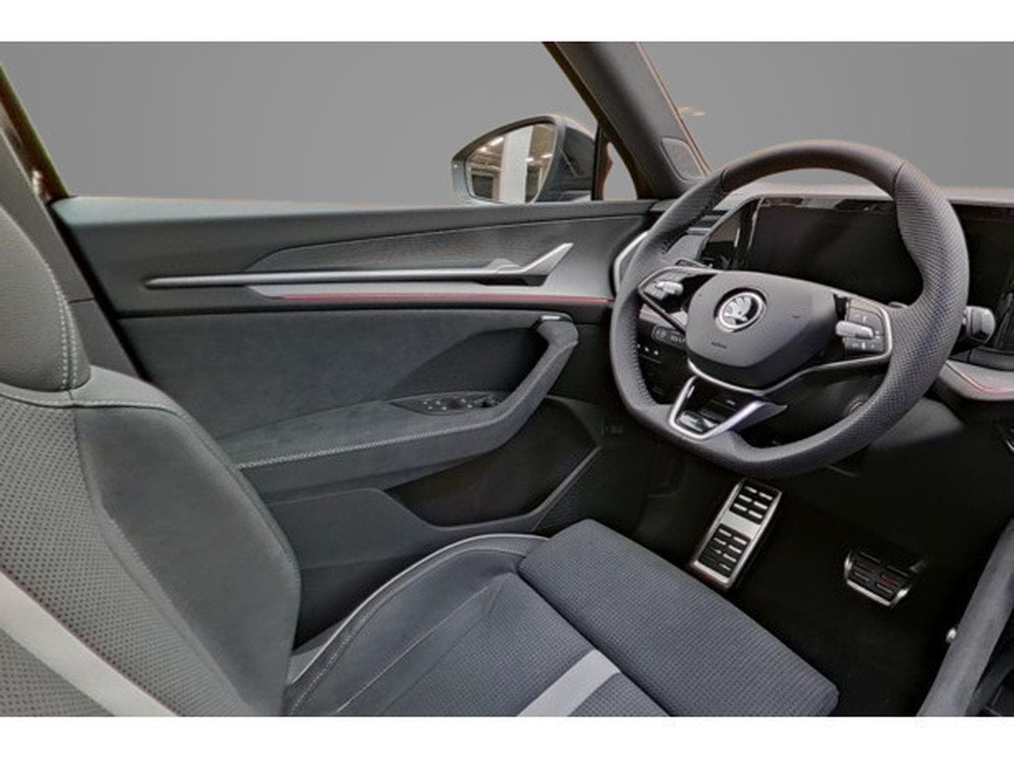 Skoda Kodiaq 2.0 TDI DSG 190 Sportline 4x4 (2025) - Photo 8