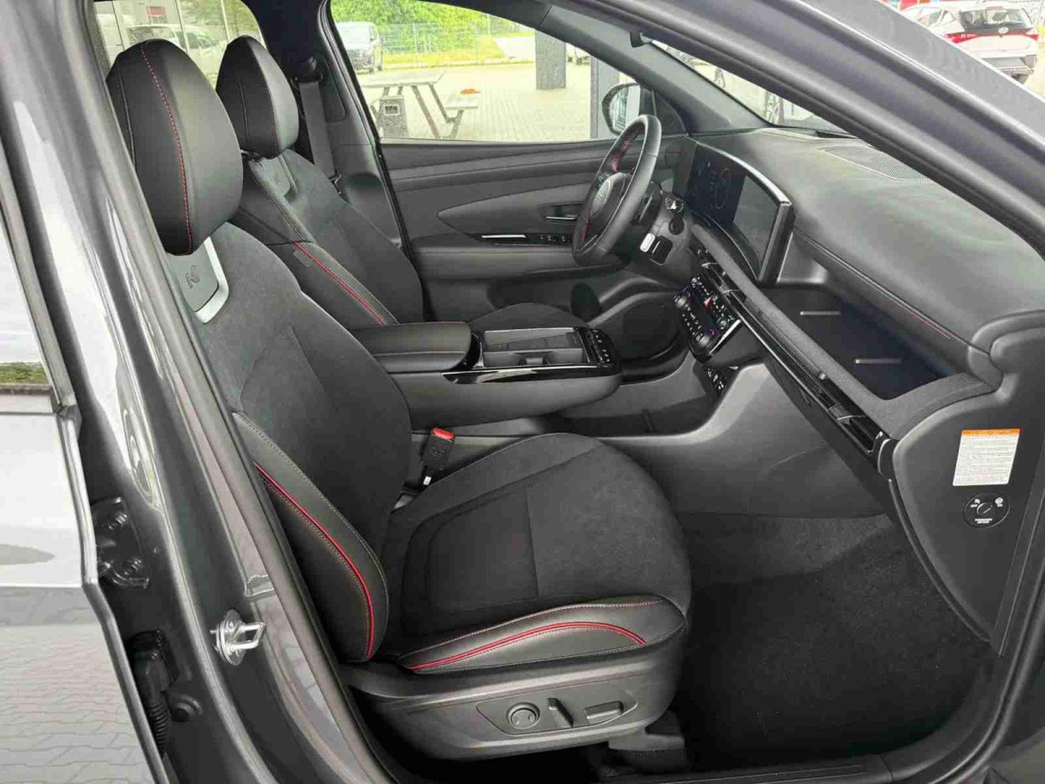 Hyundai Tucson 1.6 T-GDI HEV 215 N-line 4 WD (2025) - Foto 23