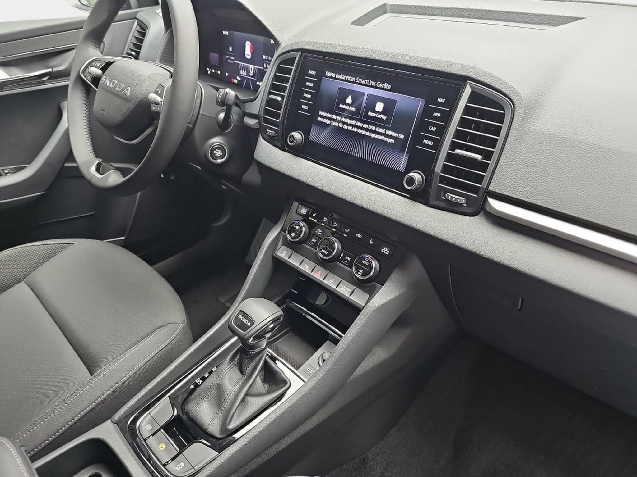 Skoda Karoq 1.5 TSi DSG 150 130 Anniversary (2026) - Foto 15