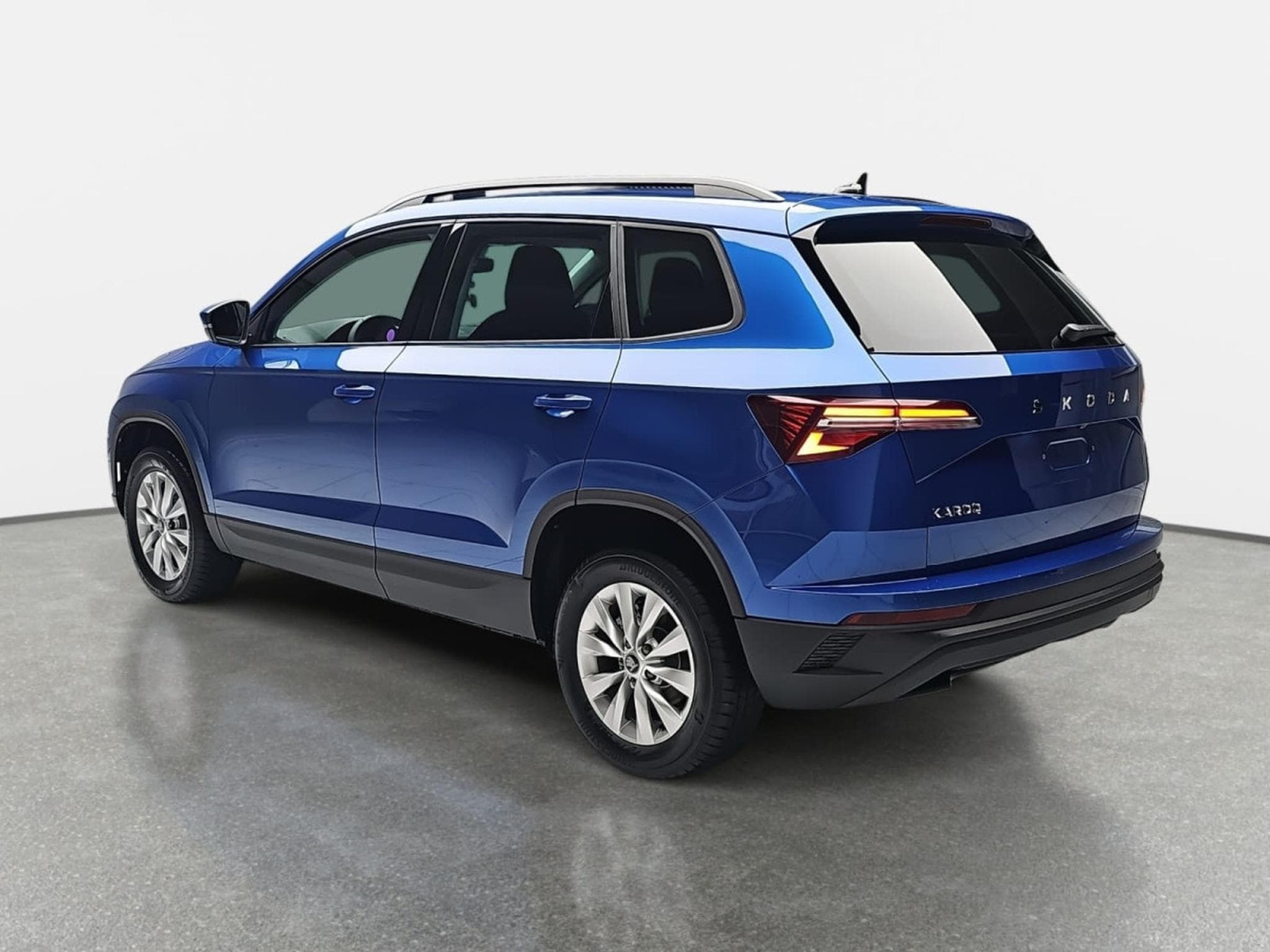 Skoda Karoq 1.5 TSi DSG 150 130 Anniversary (2026) - Foto 4