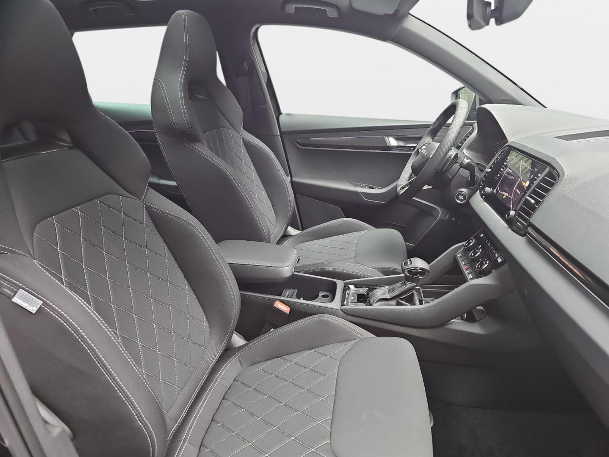 Skoda Karoq 1.5 TSi 150 DSG SPORTLINE (2025) - Foto 14