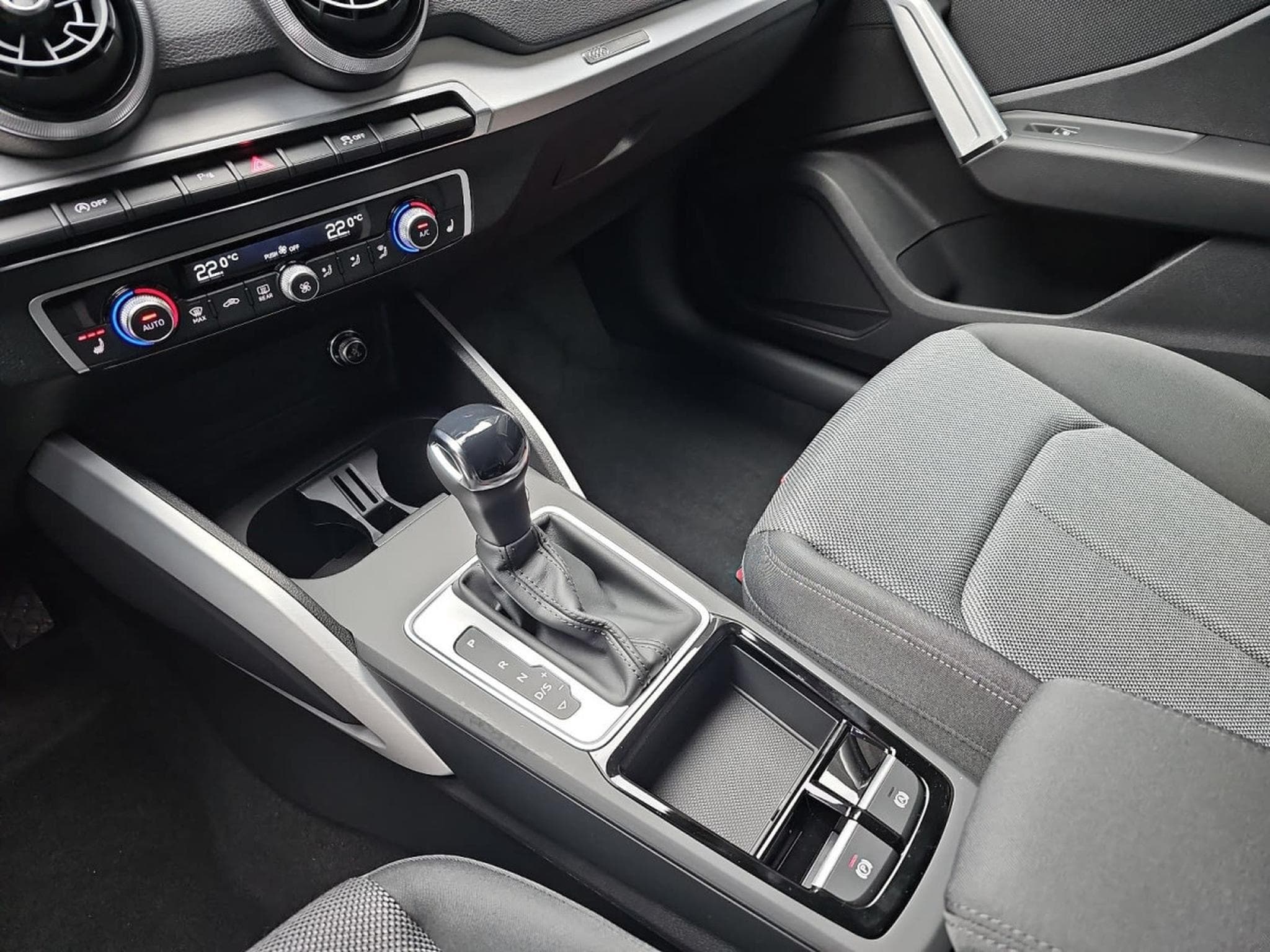 Audi Q2 35 TFSI S-Tronic 150 S-Line (2025) - Foto 11