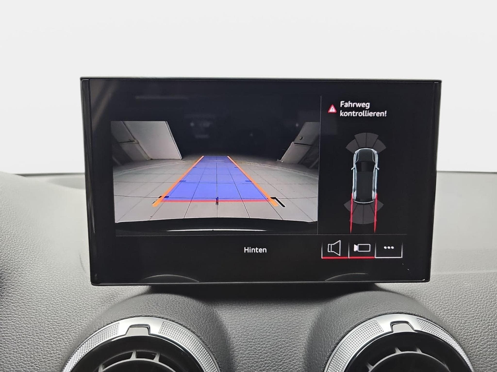 Audi Q2 35 TFSI S-Tronic 150 S-Line (2025) - Foto 9