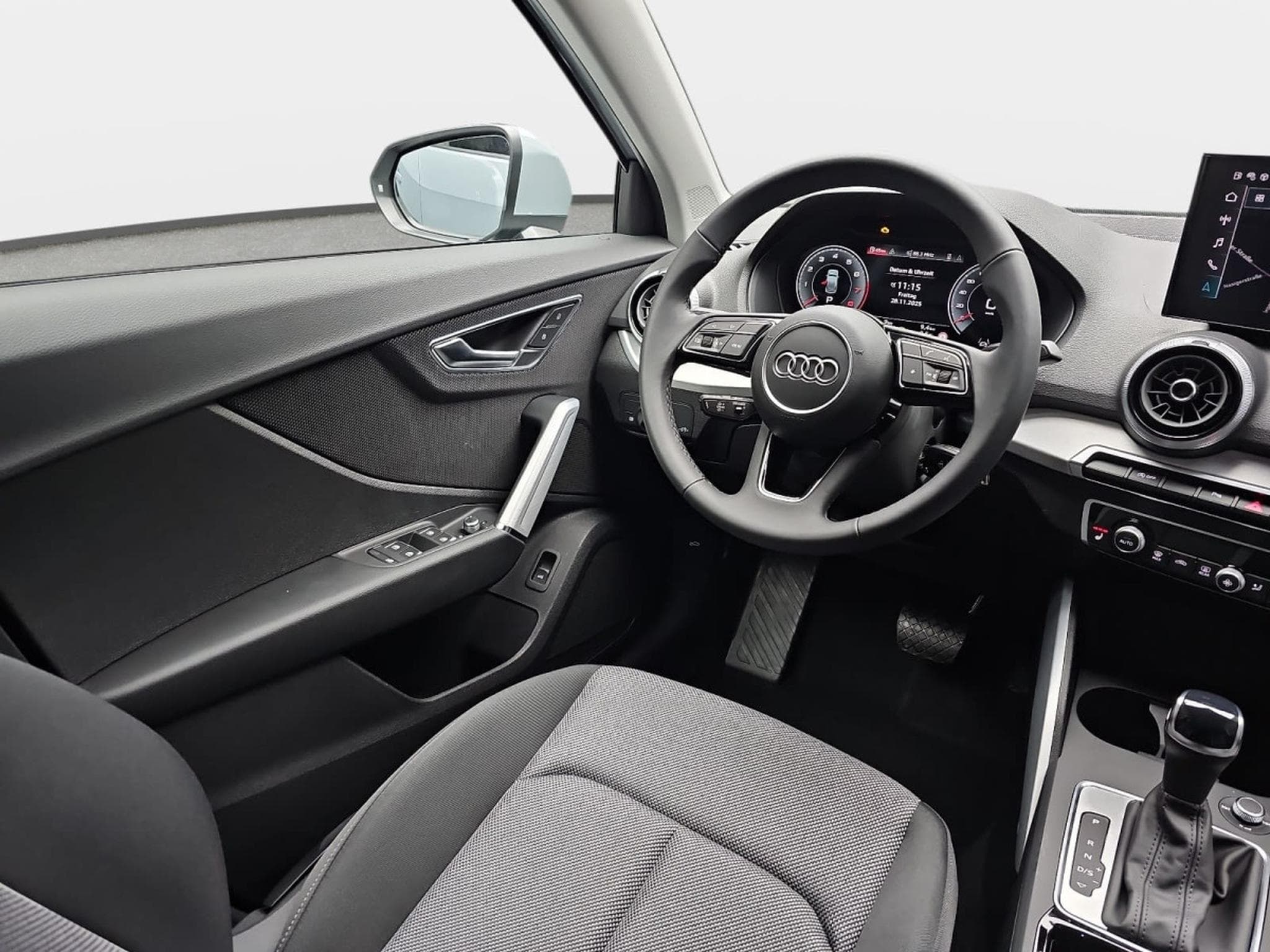 Audi Q2 35 TFSI S-Tronic 150 S-Line (2025) - Foto 8