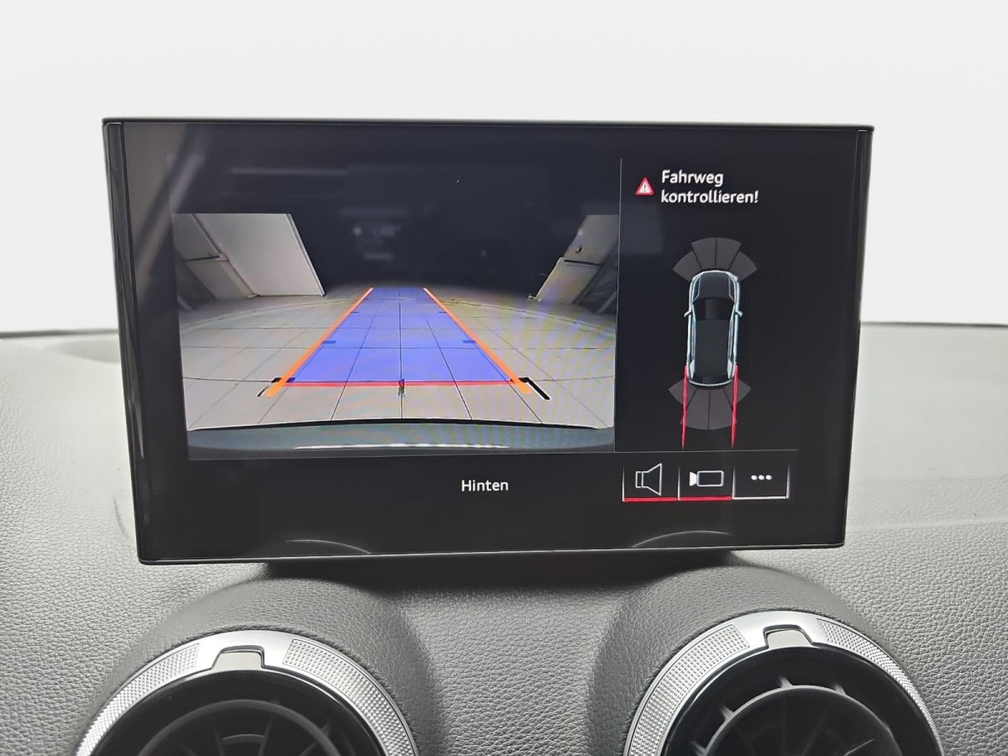 Audi Q2 35 TFSI S-Tronic 150 S-Line (2025) - Foto 9