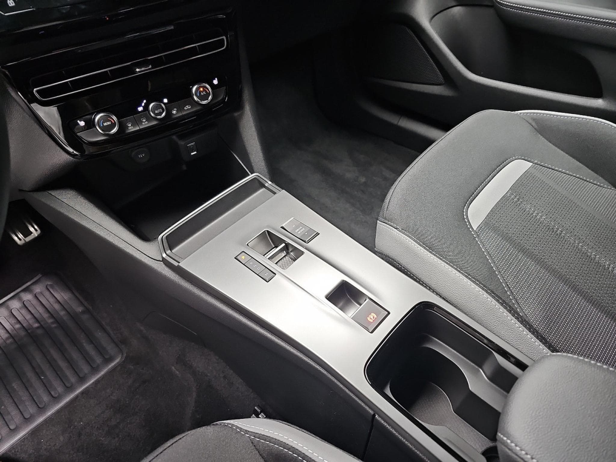 Opel Mokka 1.2 TURBO 131 AT GS (2025) - Foto 11