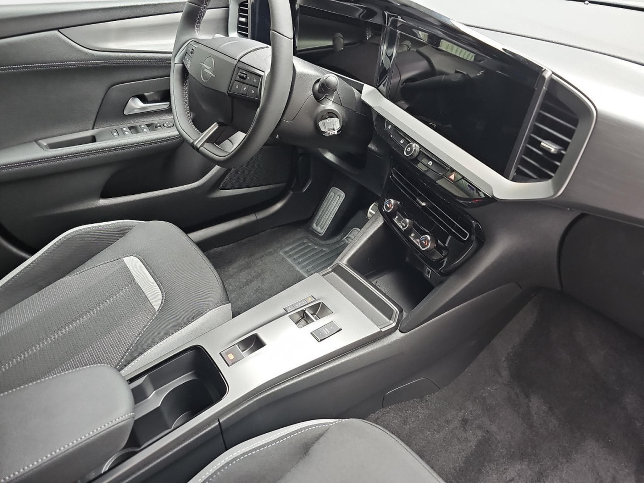 Opel Mokka 1.2 TURBO 131 AT GS (2026) - Foto 16