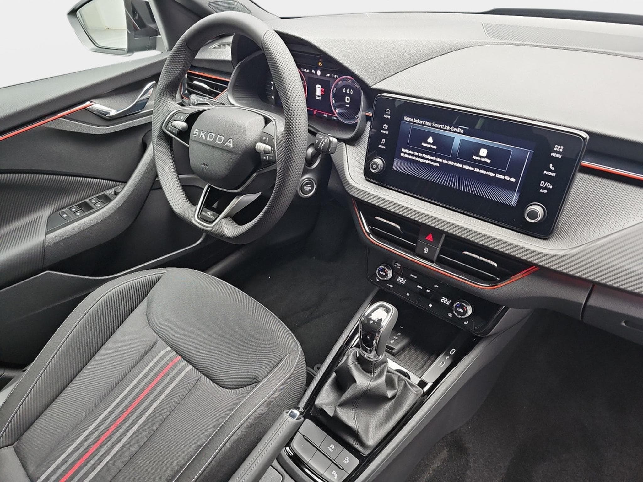 Skoda Kamiq 1.0 TSi 116 DSG Monte Carlo (2025) - Foto 16