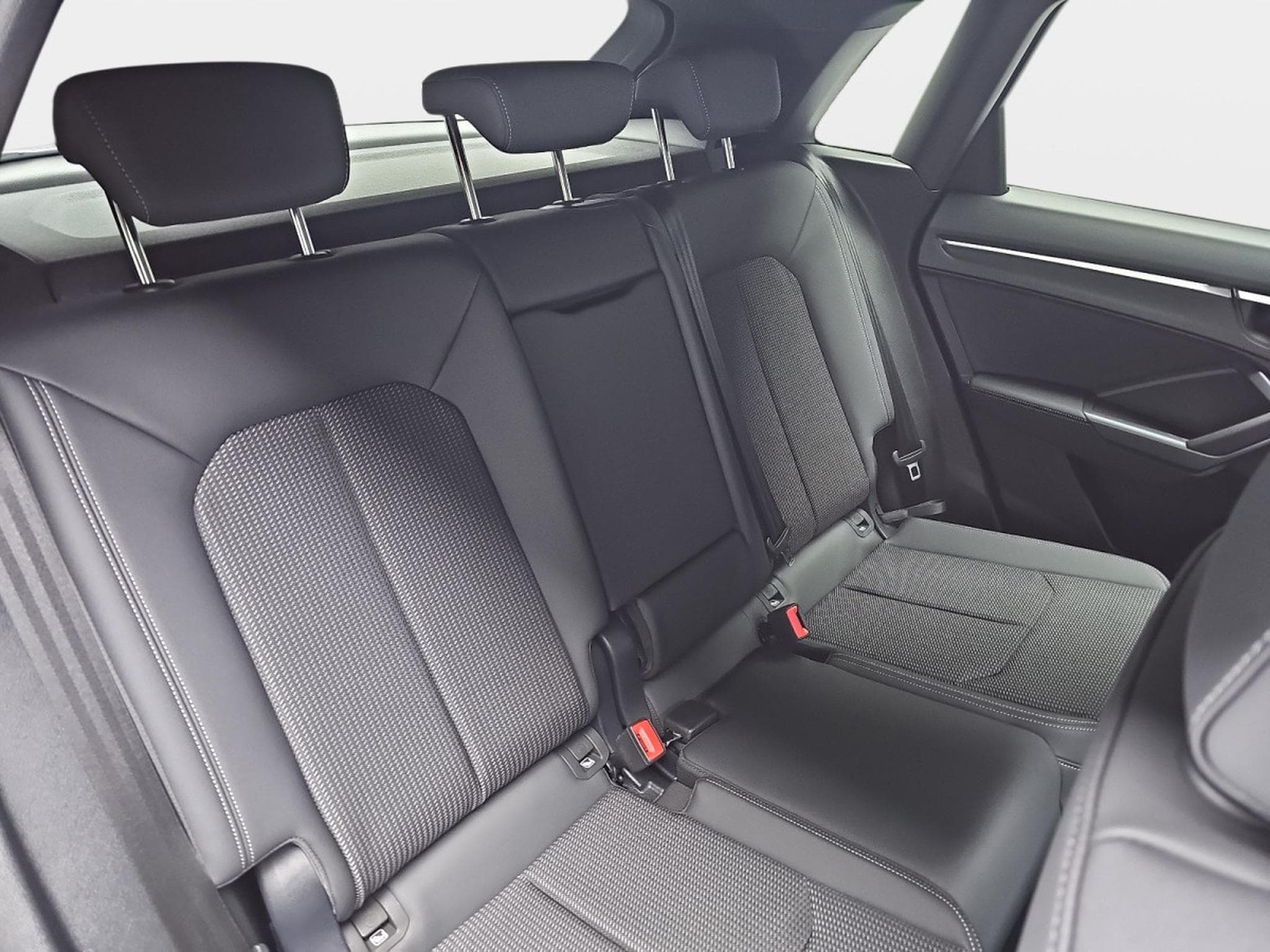 Audi Q3 35 TFSI S-Tronic 150 S-Line (2025) - Foto 16