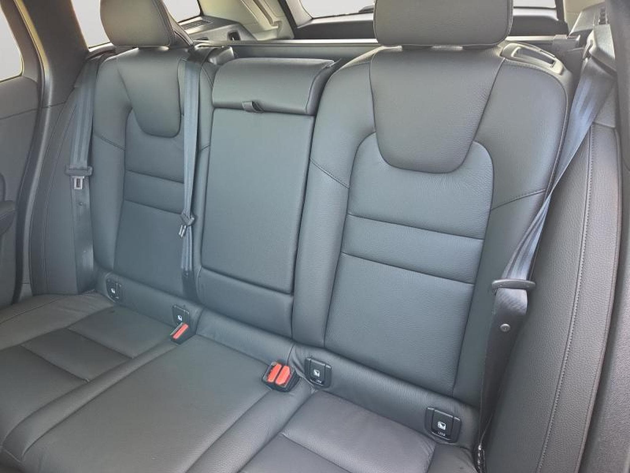 Volvo V60 T6 Plus Dark / Hybride (2025) - Foto 13