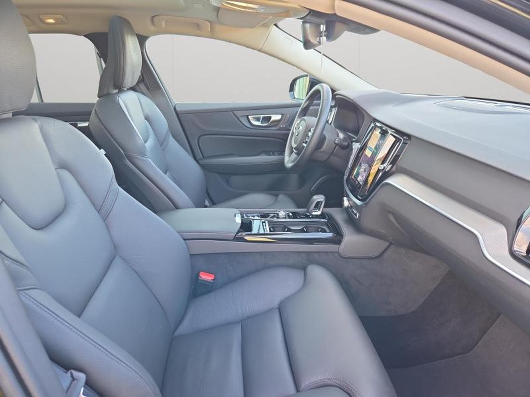 Volvo V60 T6 Plus Dark / Hybride (2025) - Foto 15