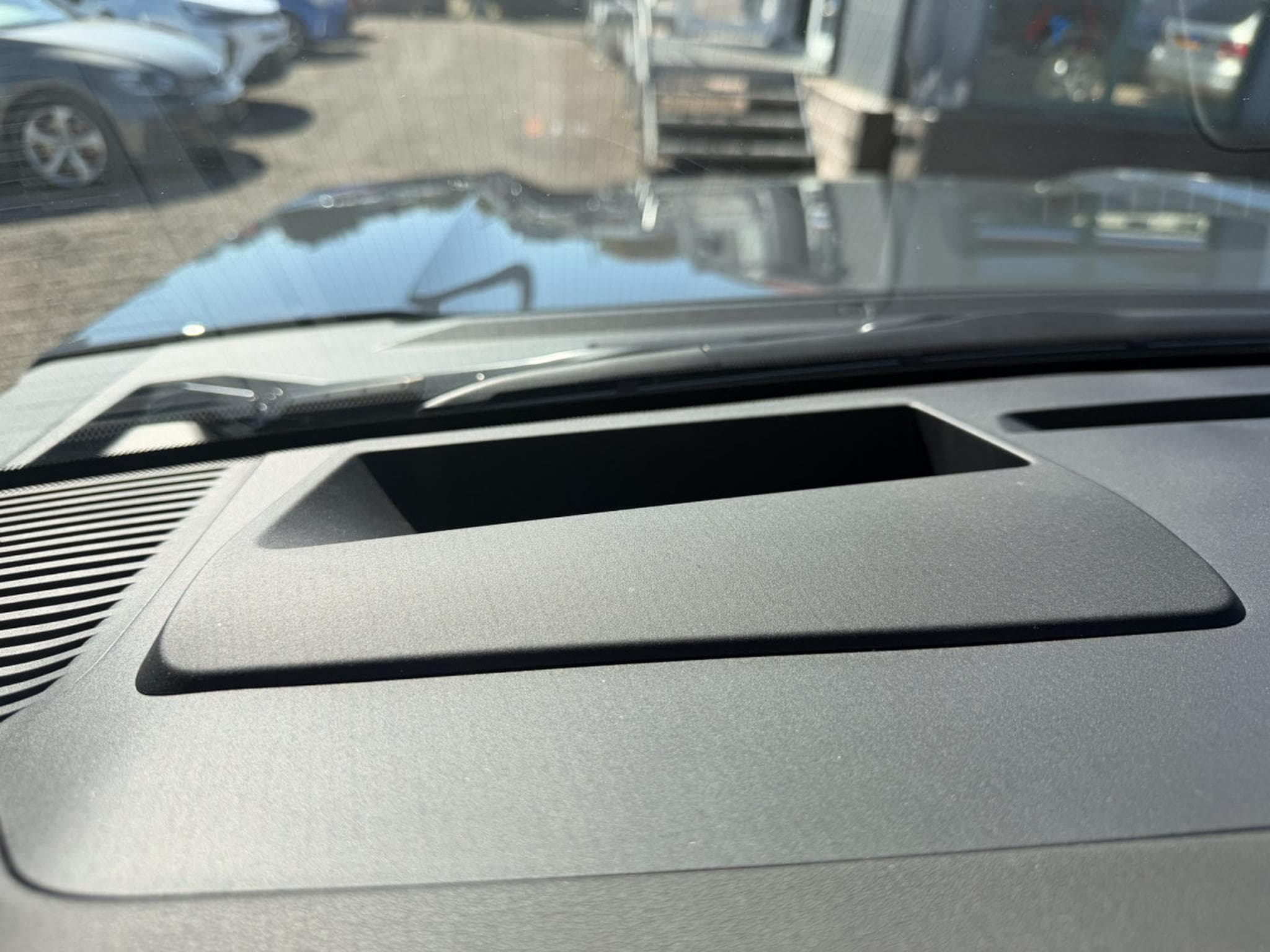 Toyota Land Cruiser LC 5d 2.8 Diesel AT VX-L LHD (2025) - Photo 20