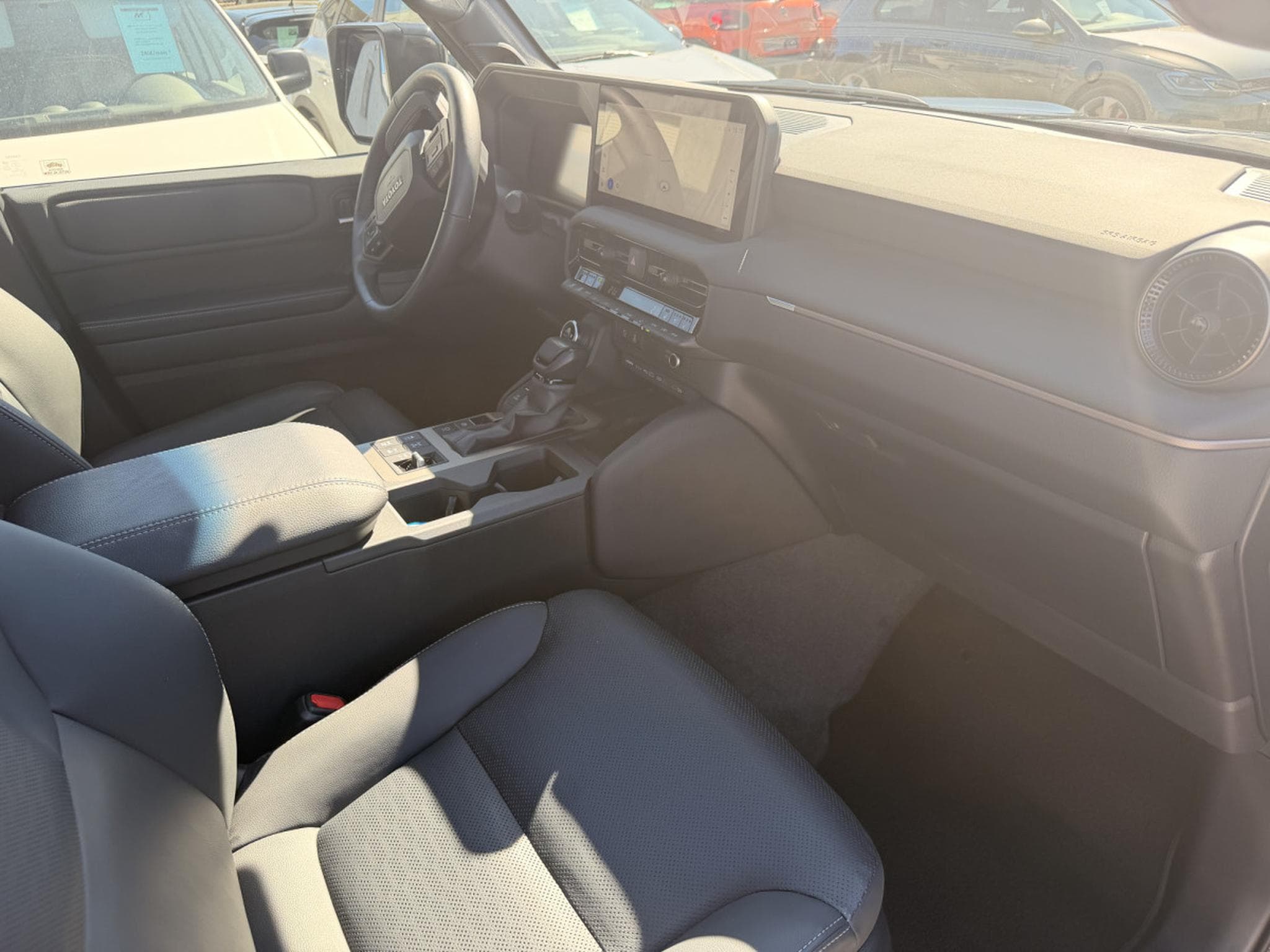 Toyota Land Cruiser LC 5d 2.8 Diesel AT VX-L LHD (2025) - Photo 3