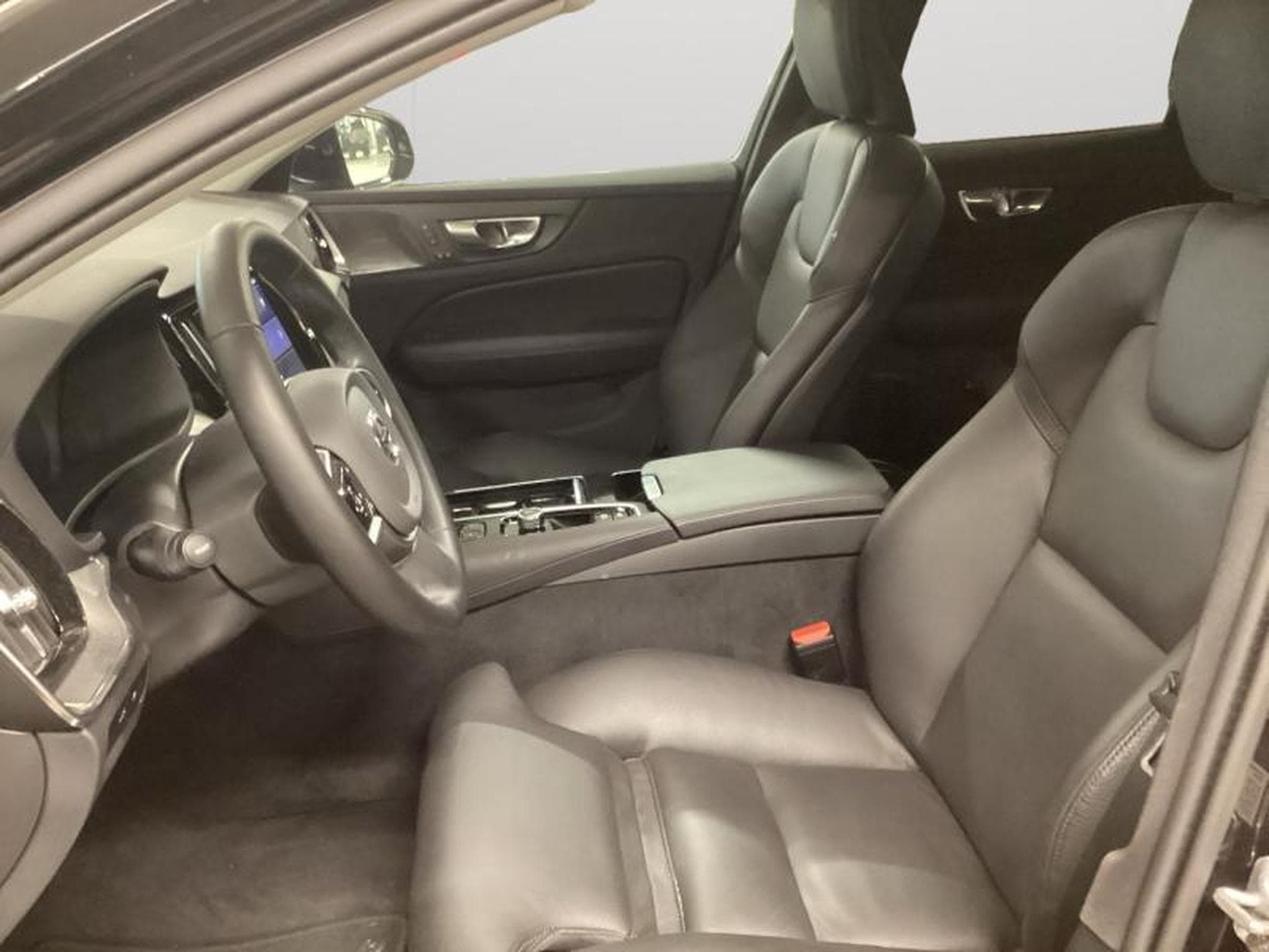 Volvo V60 T6 Plus Bright / Hybride (2025) - Photo 10