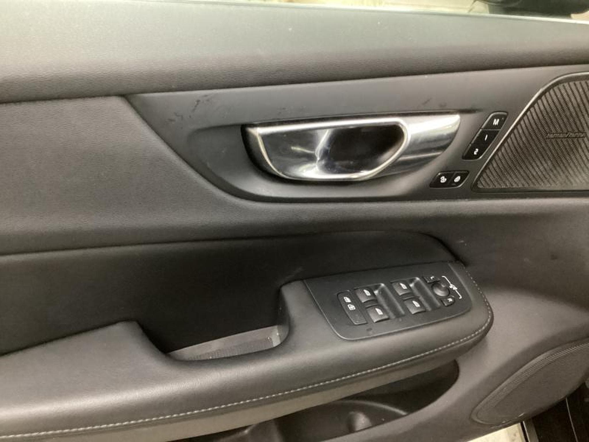 Volvo V60 T6 Plus Bright / Hybride (2025) - Photo 41