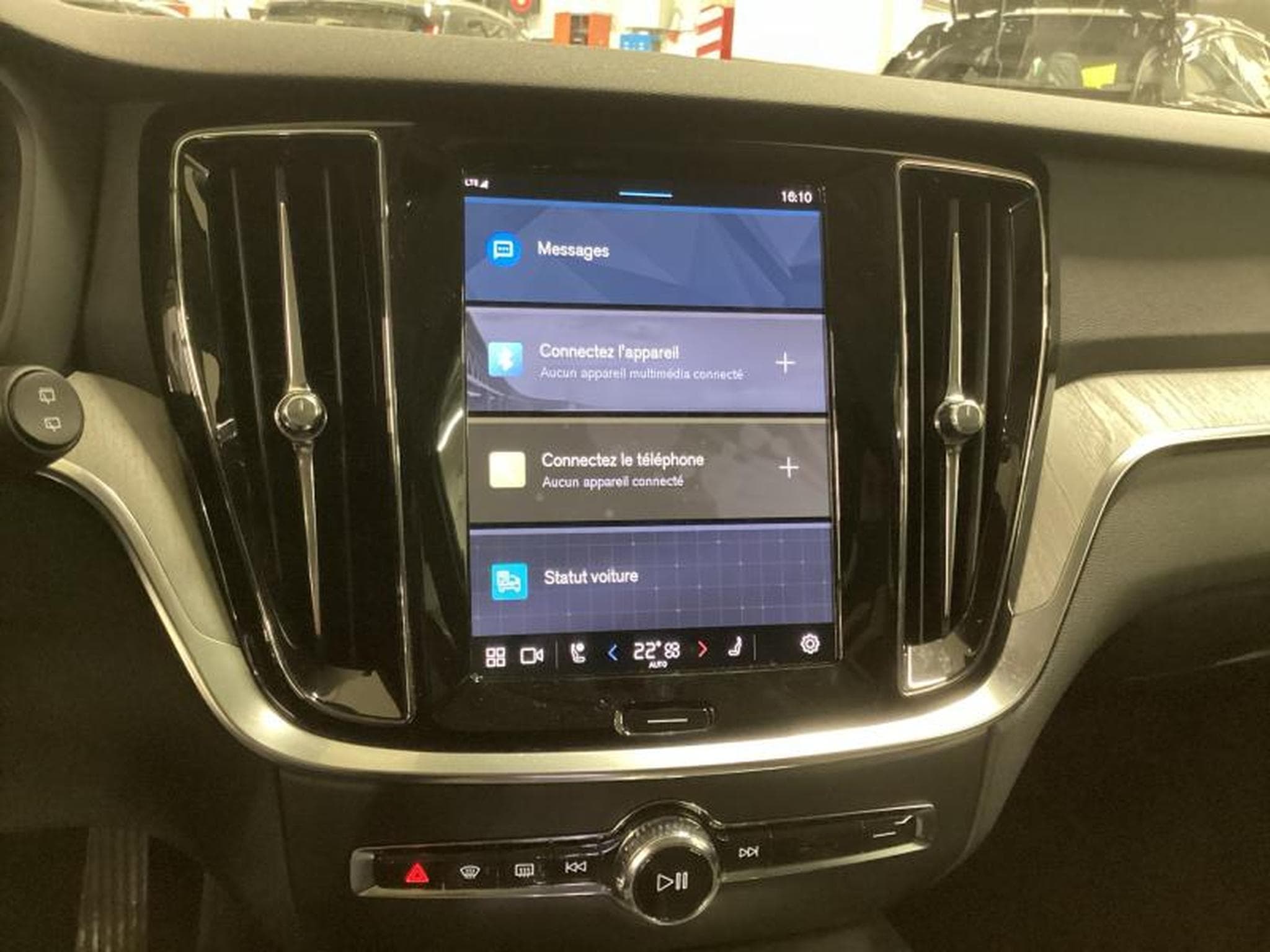 Volvo V60 B4 Plus Dark / Essence (2025) - Photo 16