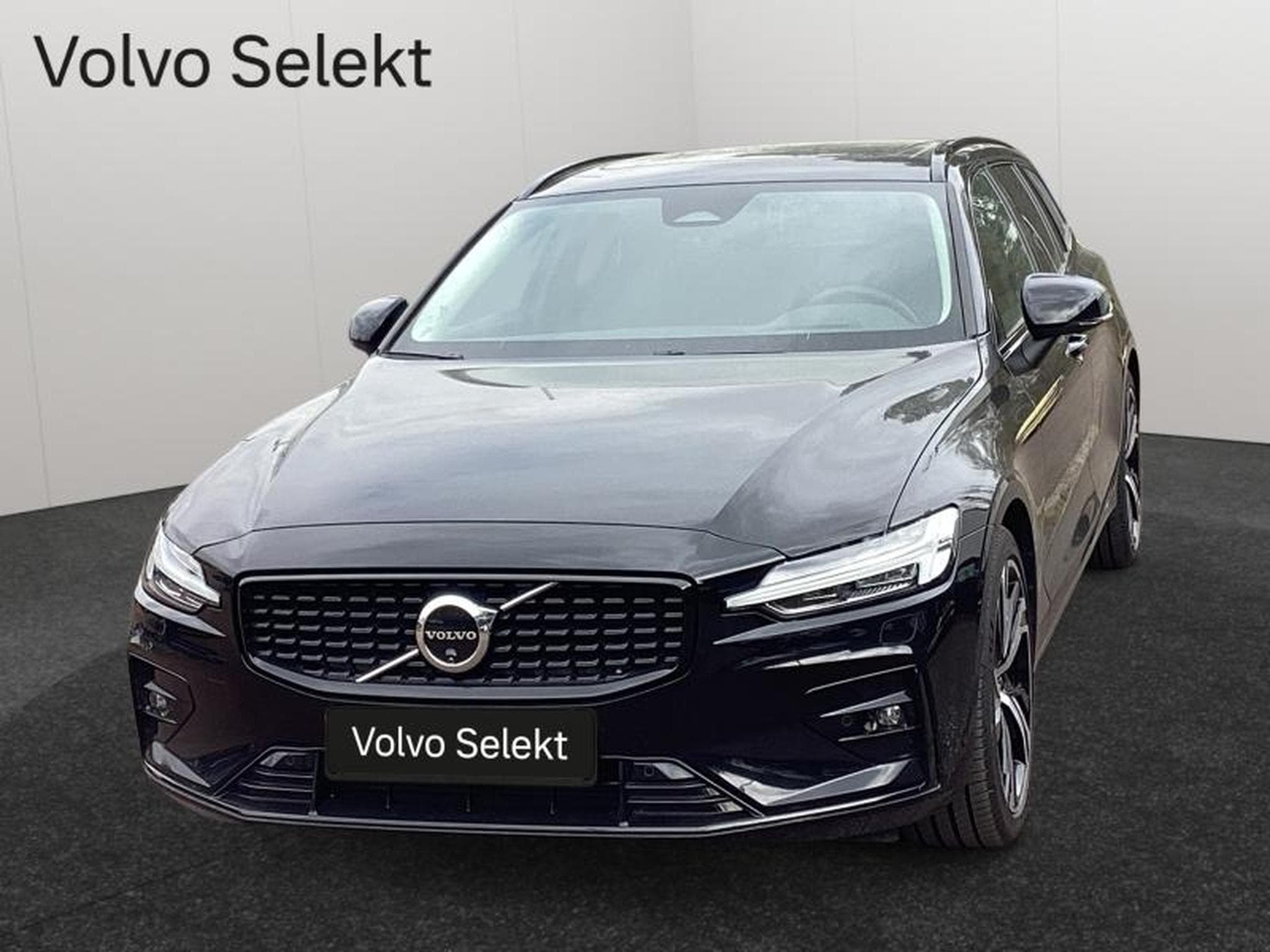 Volvo V60 B4 Plus Dark / Essence (2025) - Photo 24