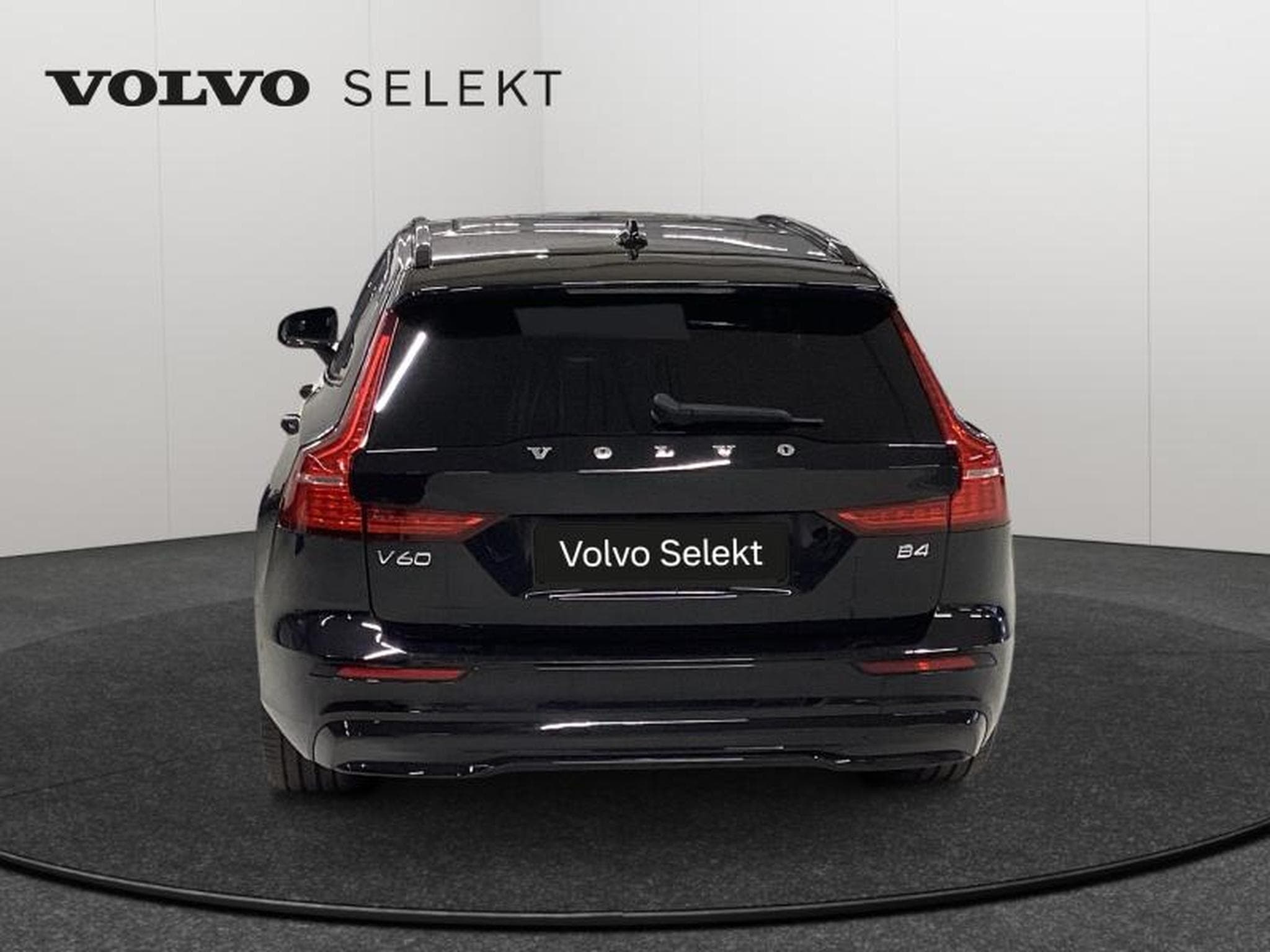 Volvo V60 B4 Plus Dark / Essence (2025) - Photo 27