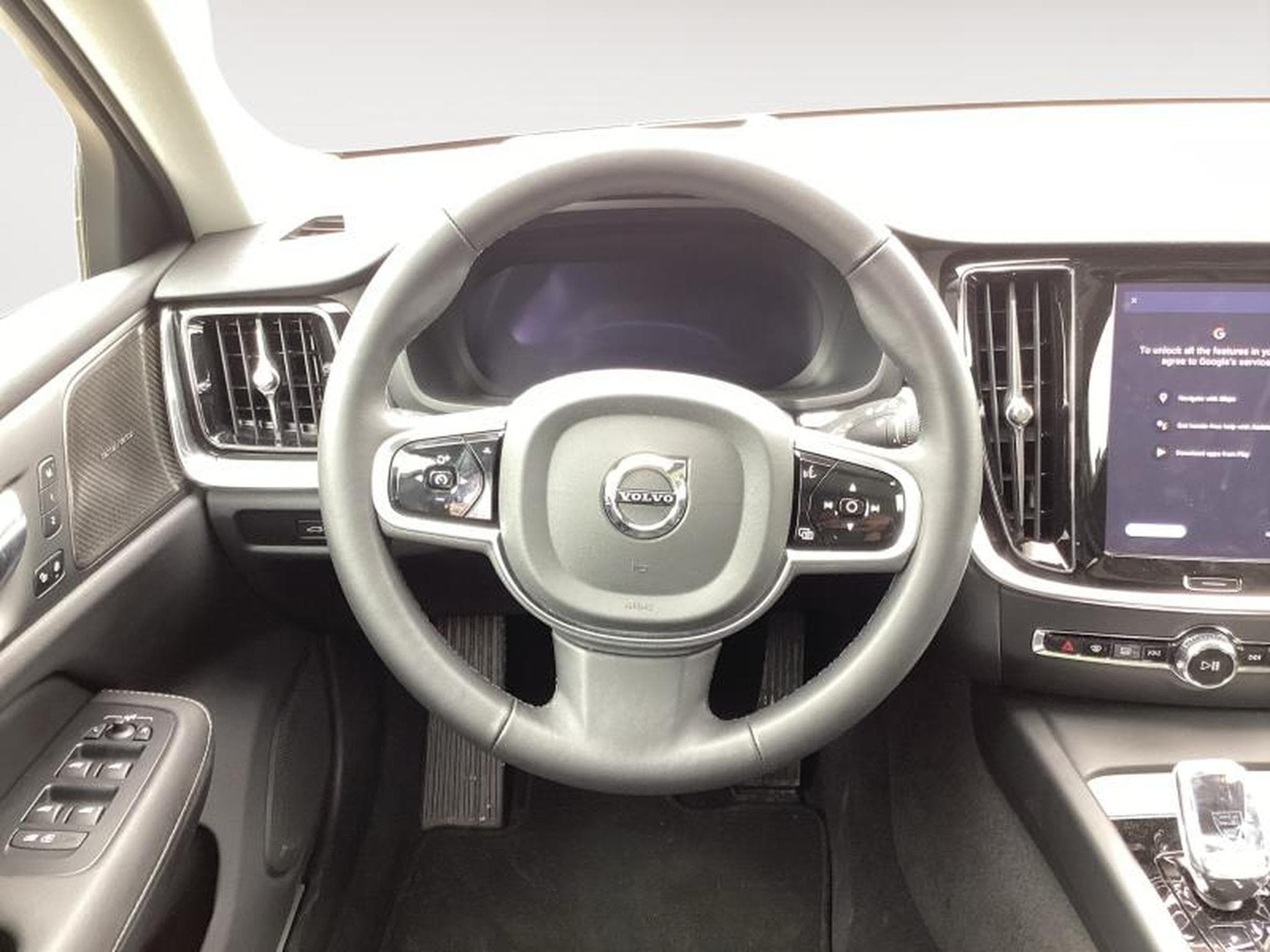 Volvo V60 B4 Plus Dark / Essence (2025) - Photo 35