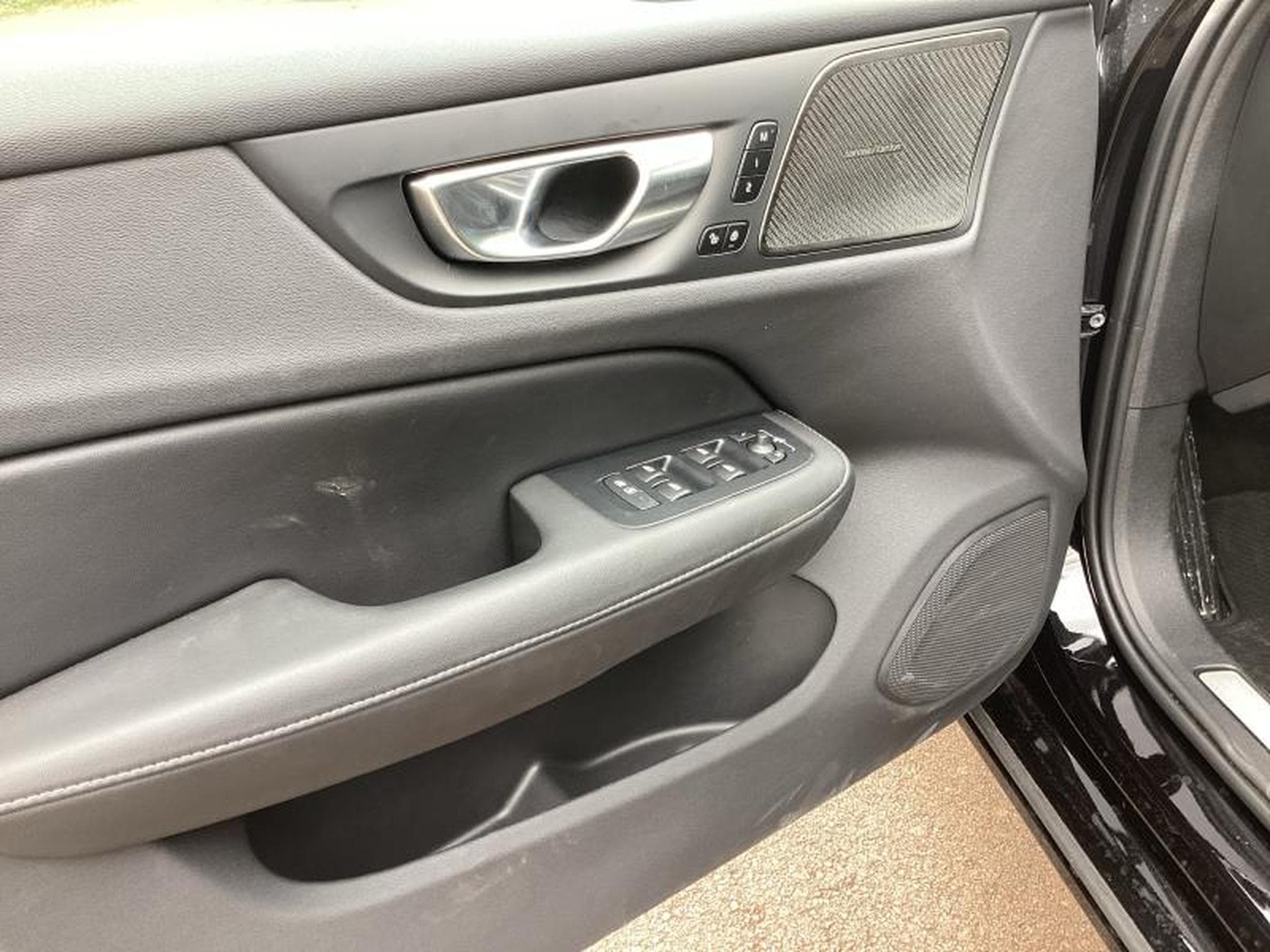 Volvo V60 B4 Plus Dark / Essence (2025) - Photo 43