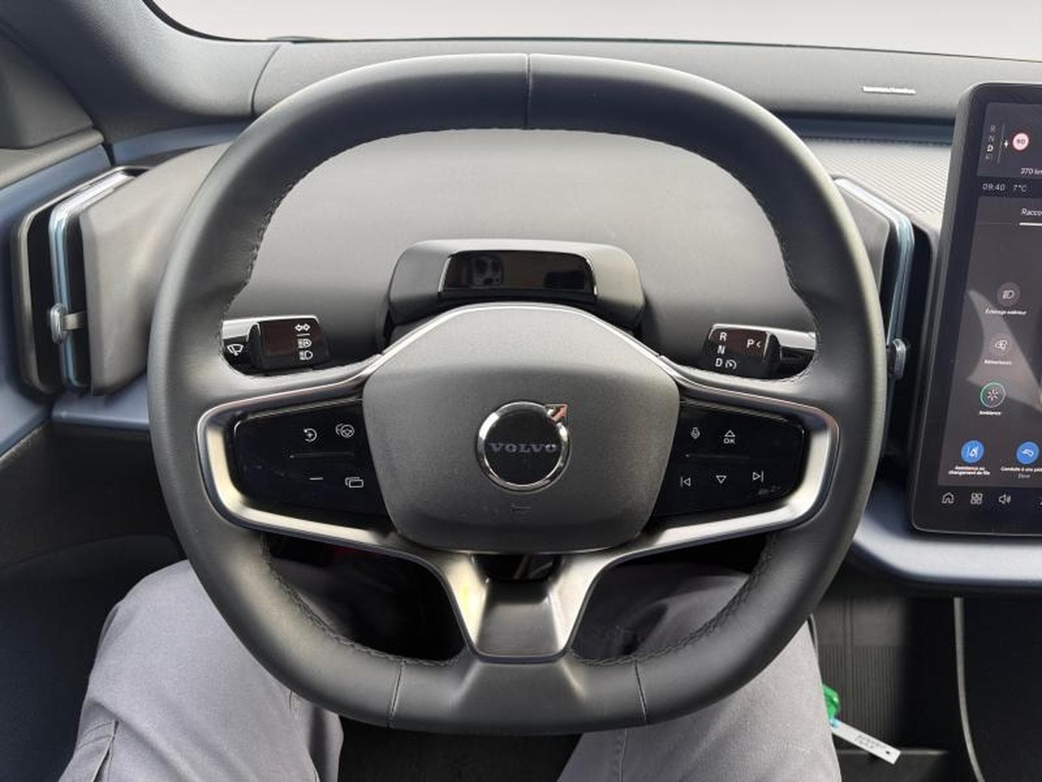 Volvo EX30 Single Motor Extended Range Plus (2024) - Foto 12