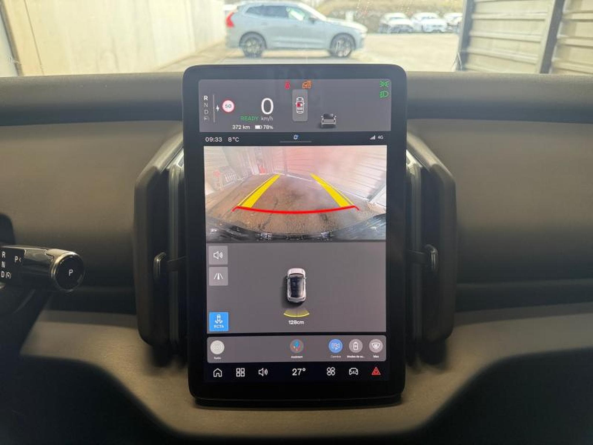 Volvo EX30 Single Motor Extended Range Plus (2024) - Foto 17