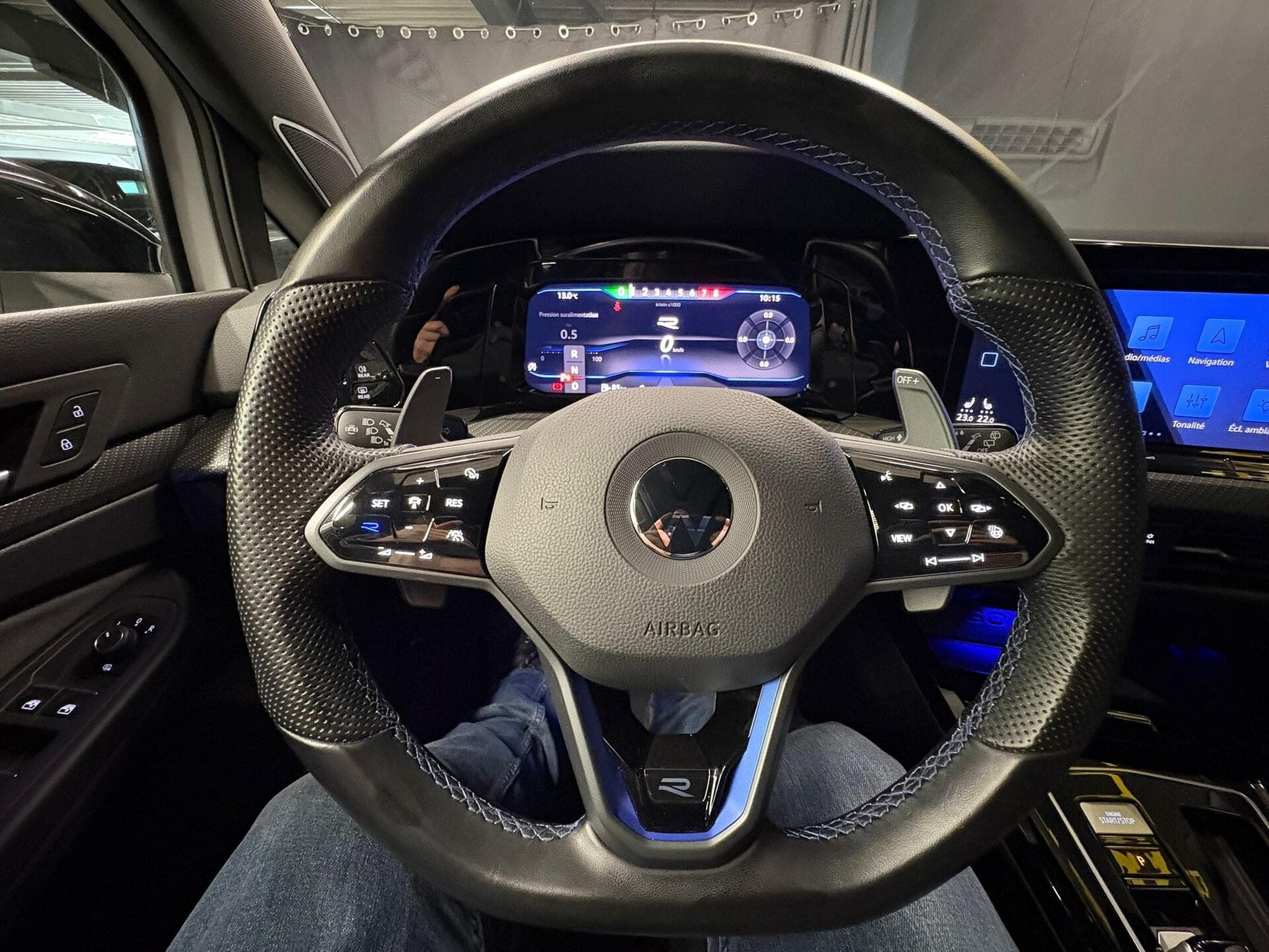 VW Golf R 4Motion 2.0 TSI 320CV (2022) - Foto 7