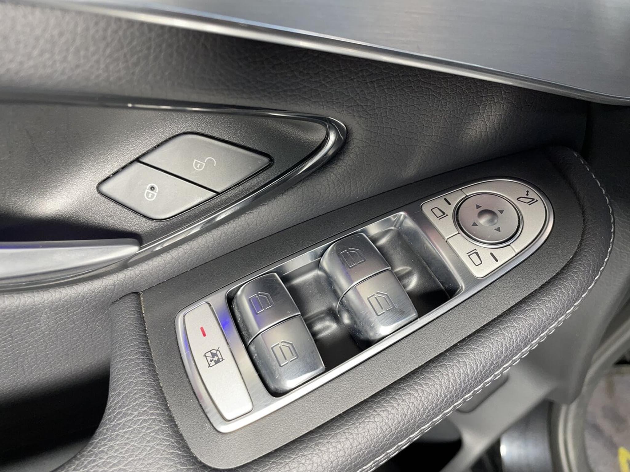 Mercedes GLC 300 COUPE 300 DE 306 CV 4MATIC 9G-DCT AMG LINE GPS AMGLINE (2021) - Photo 7