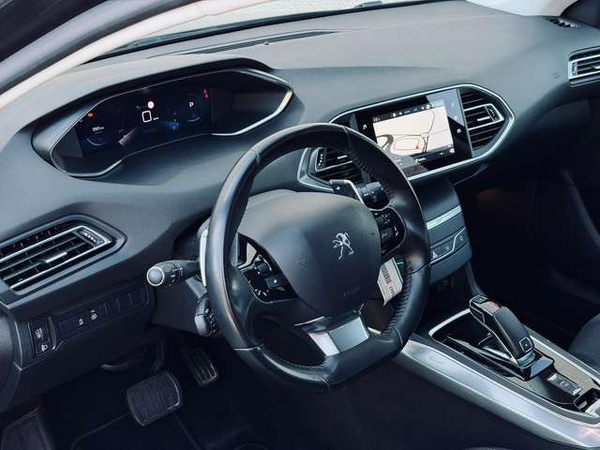 Peugeot 308 308 SW 1.5 BlueHDi Allure S/S (2020) - Foto 11