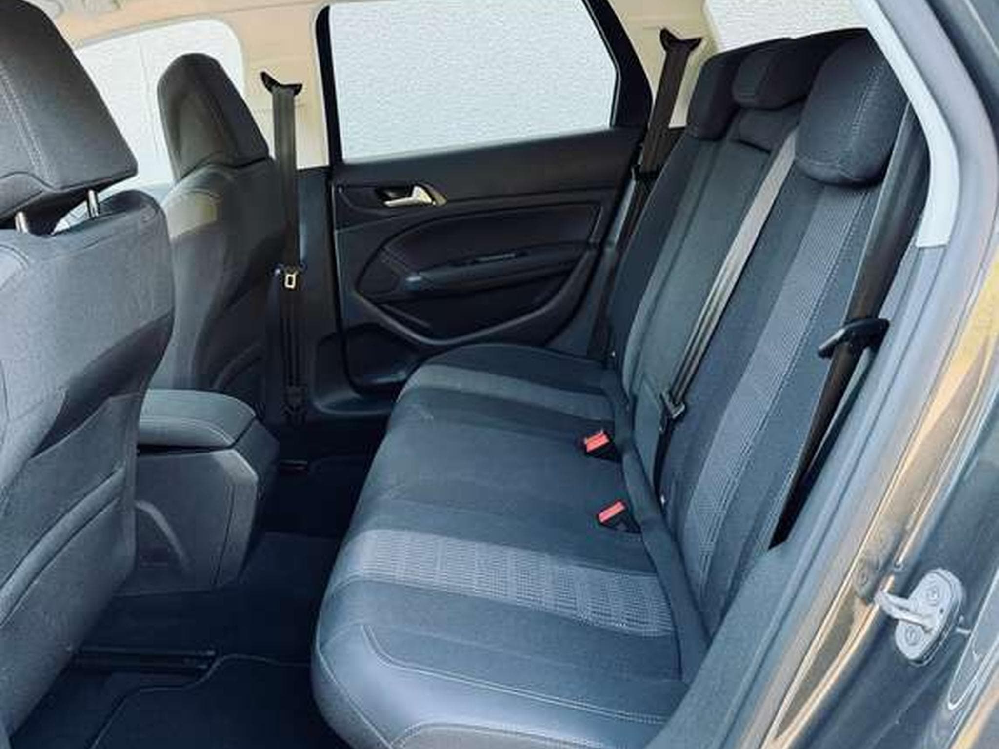 Peugeot 308 308 SW 1.5 BlueHDi Allure S/S (2020) - Foto 14