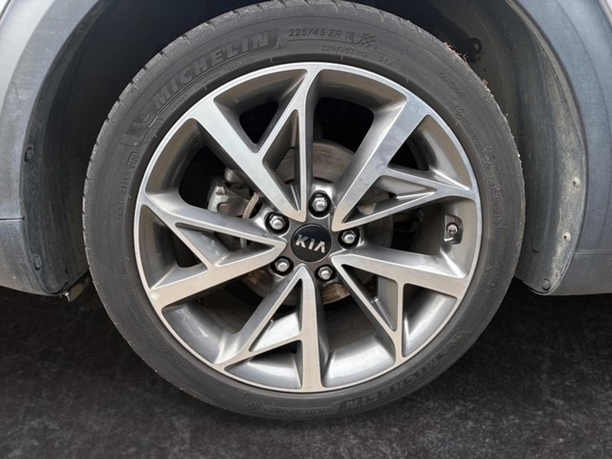 Kia Niro 1.6 GDi HEV PURE DCT (2022) - Photo 5