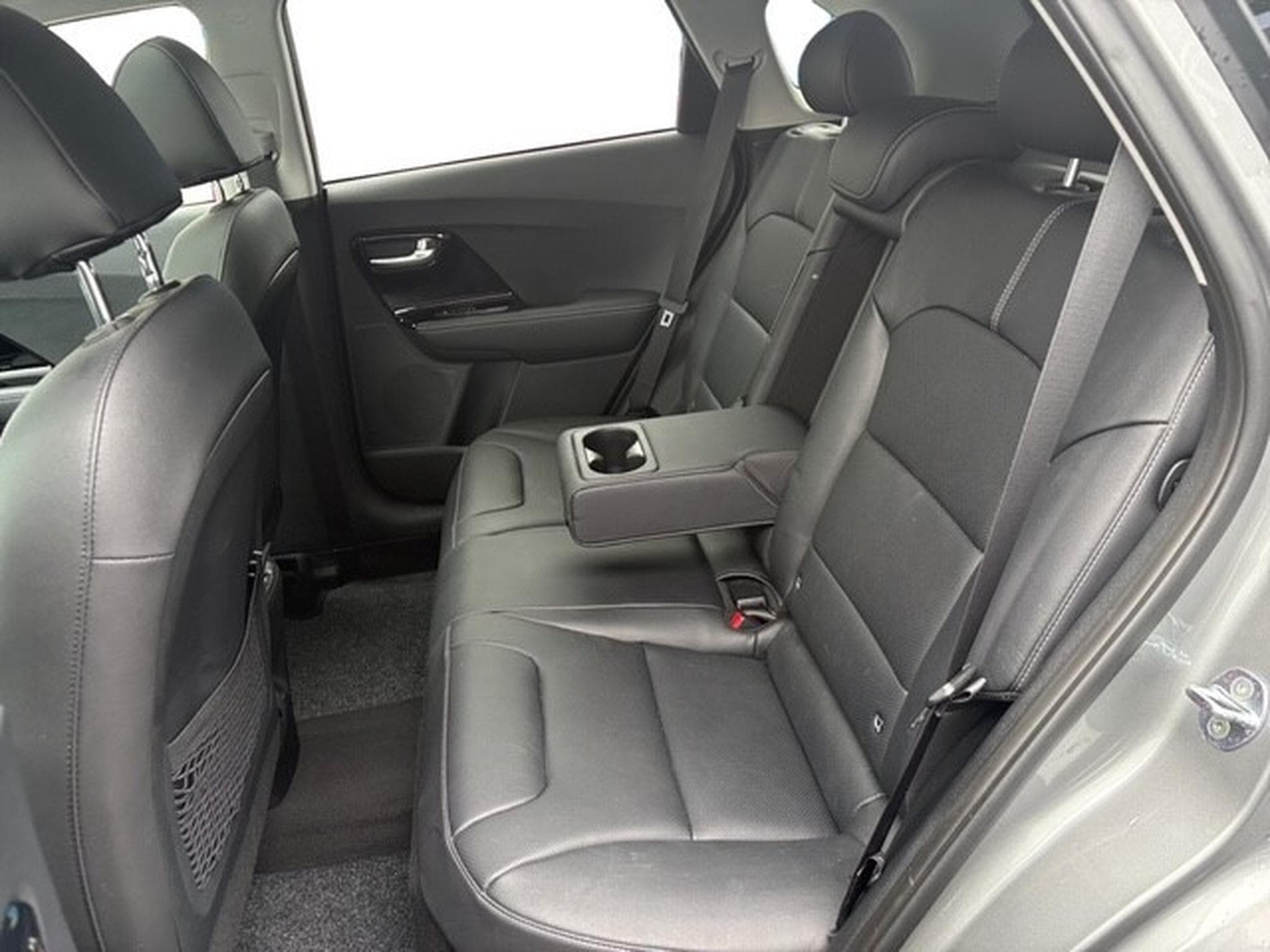 Kia Niro 1.6 GDi HEV PURE DCT (2022) - Photo 6